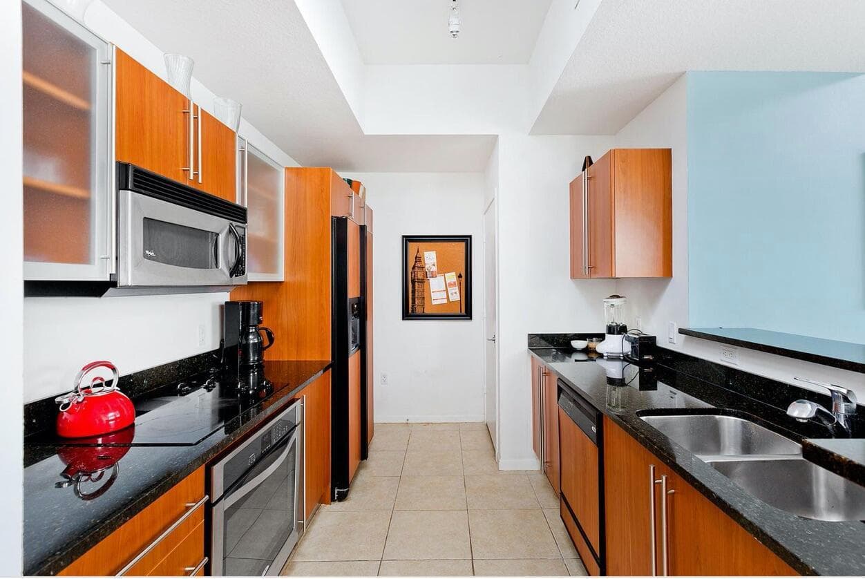 1551 N Flagler Dr Drive Uph 2, West Palm Beach, FL 33401 — photo 3 of 15