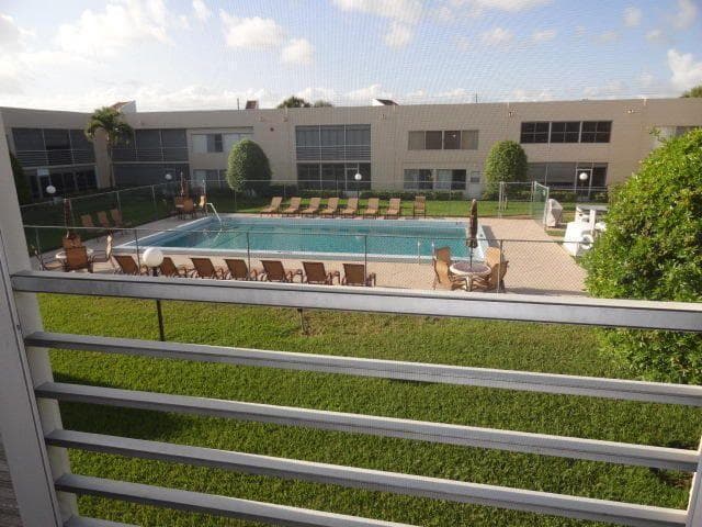 3212 Strawflower Way 207, Lake Worth, FL 33467 — photo 4 of 15