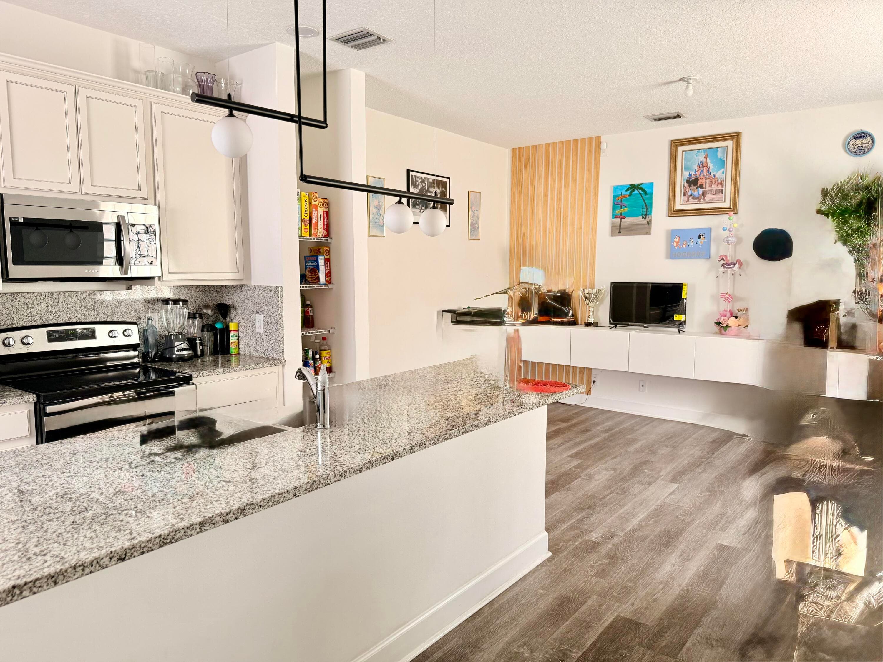 611 N F Street, Lake Worth Beach, FL 33460 — photo 5 of 12