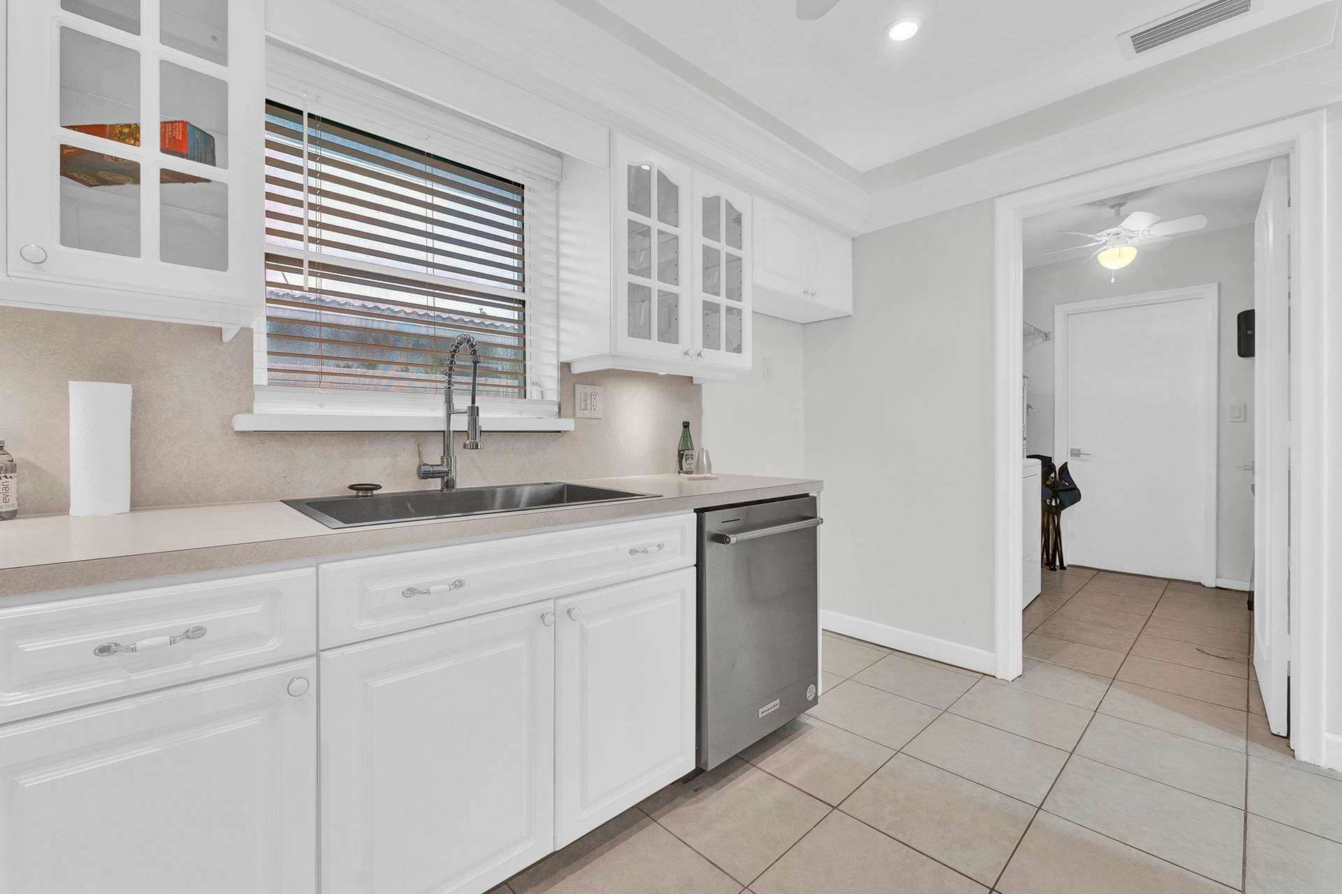5921 NE 15th Avenue, Fort Lauderdale, FL 33334 — photo 7 of 47