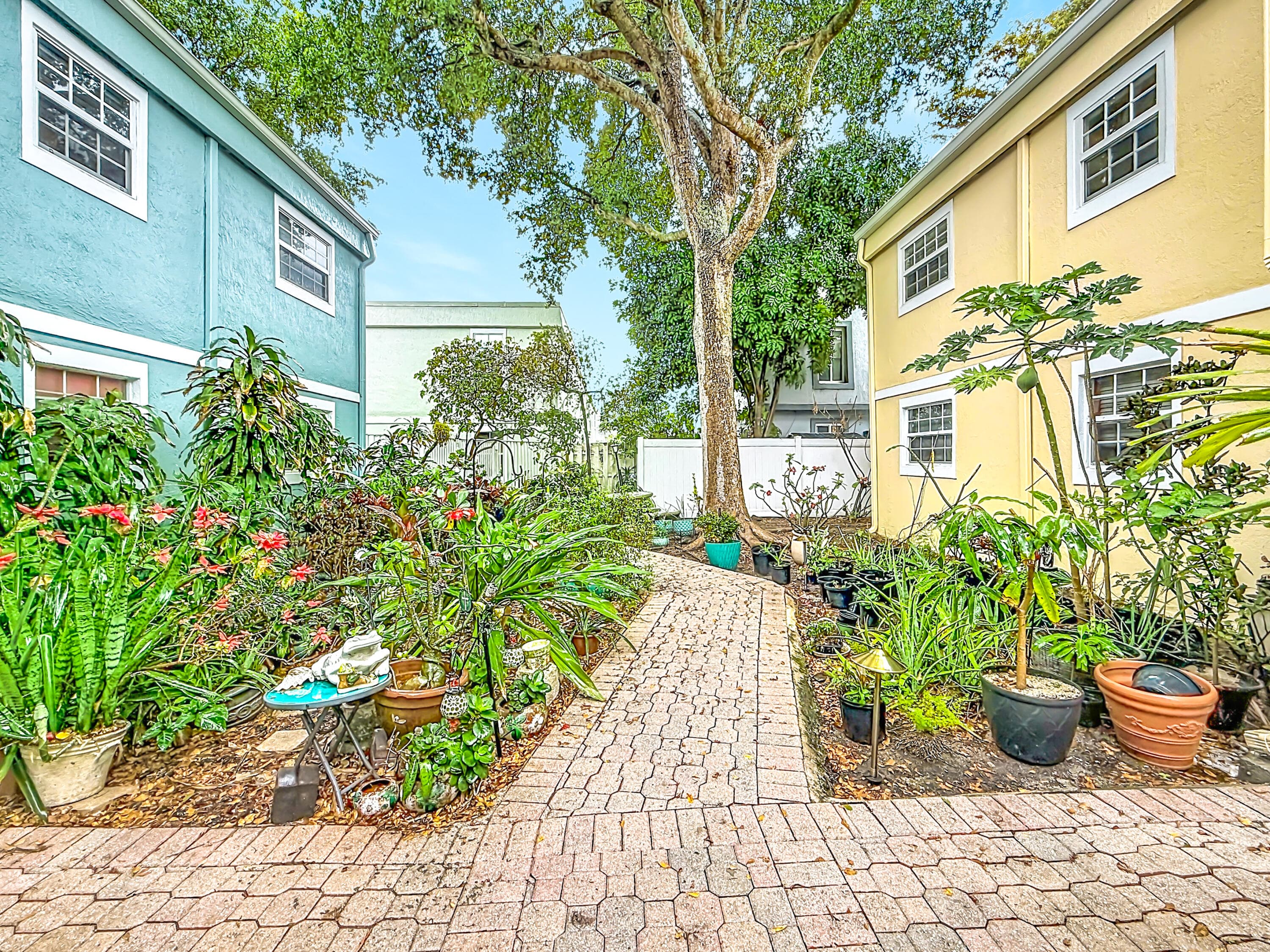 305 SE 11th Avenue, Pompano Beach, FL 33060 — photo 19 of 25