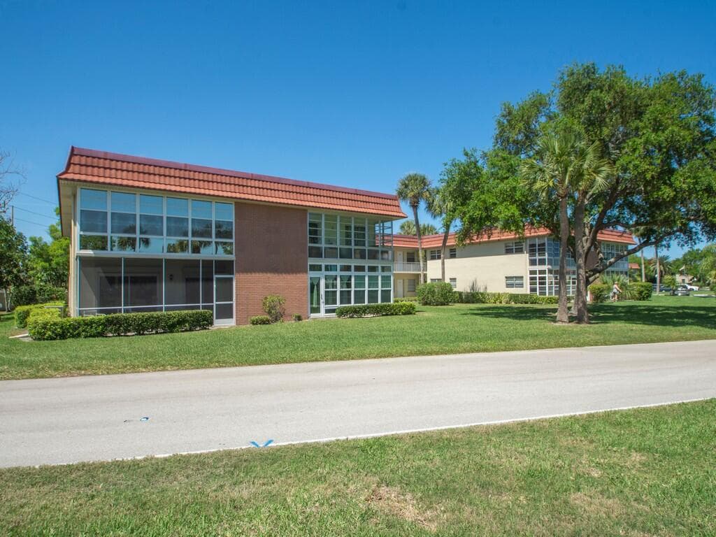 95 Spring Lake Drive 101, Vero Beach, FL 32962 — photo 26 of 32
