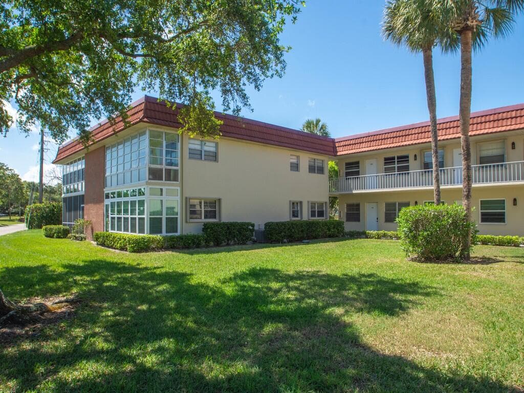 95 Spring Lake Drive 101, Vero Beach, FL 32962 — photo 27 of 32