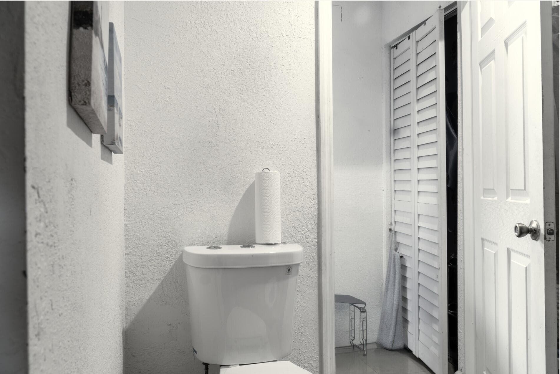 528 Churchill Road, West Palm Beach, FL 33405 — photo 16 of 39
