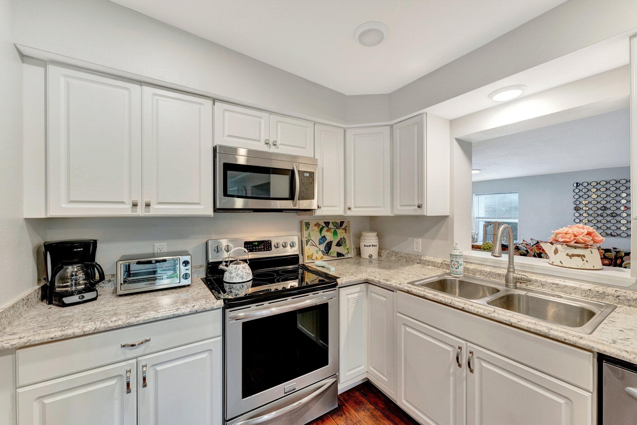 1555 Shirley Place, Largo, FL 33770 — photo 10 of 51