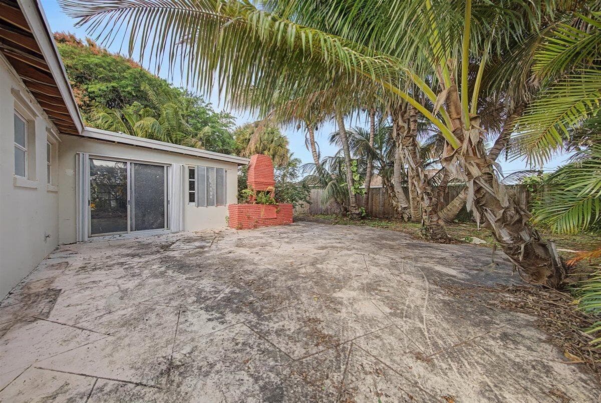 7730 W Lake Drive, Lake Clarke Shores, FL 33406 — photo 47 of 58