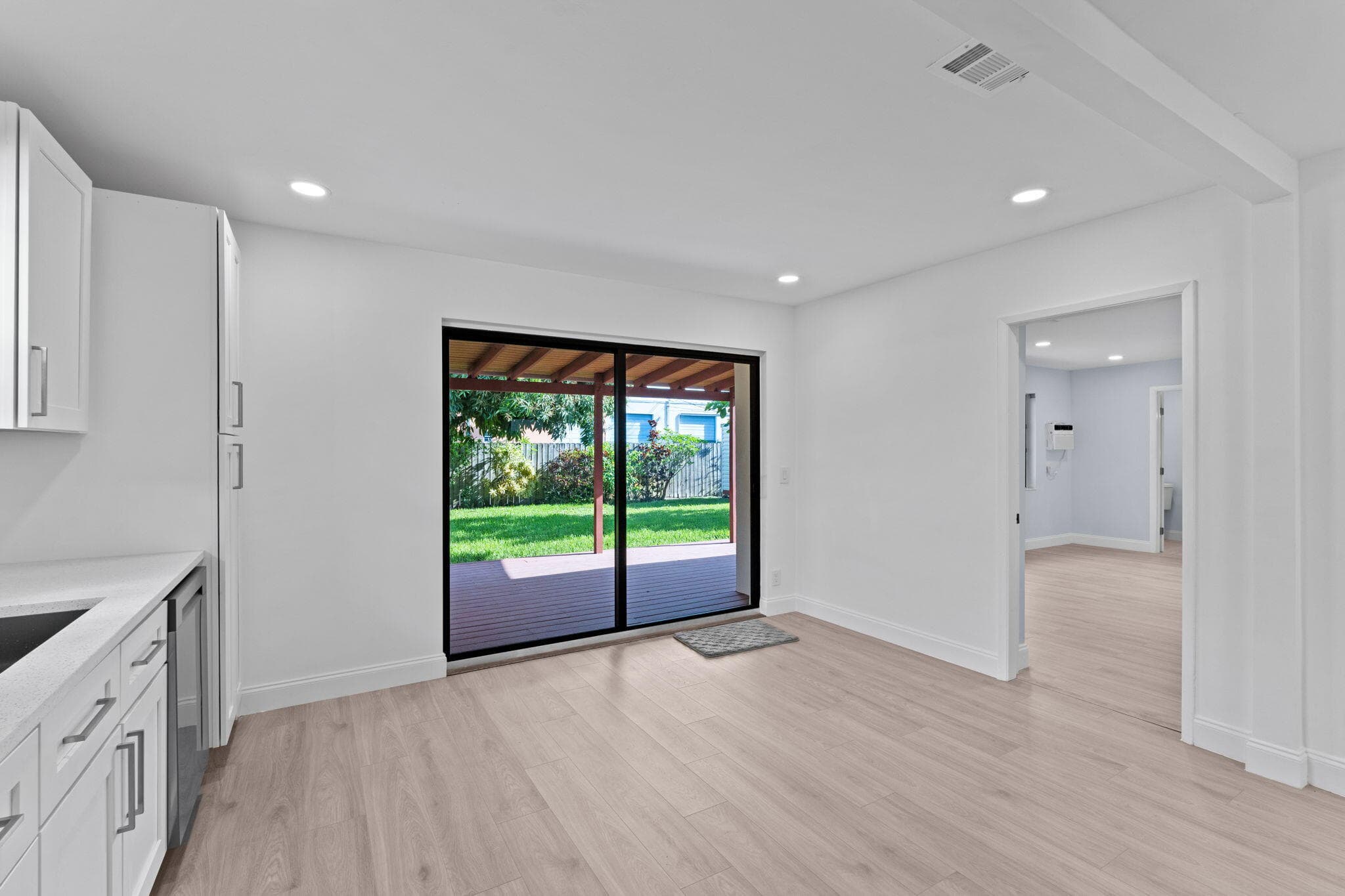 699 NE 40th Street, Oakland Park, FL 33334 — photo 19 of 39