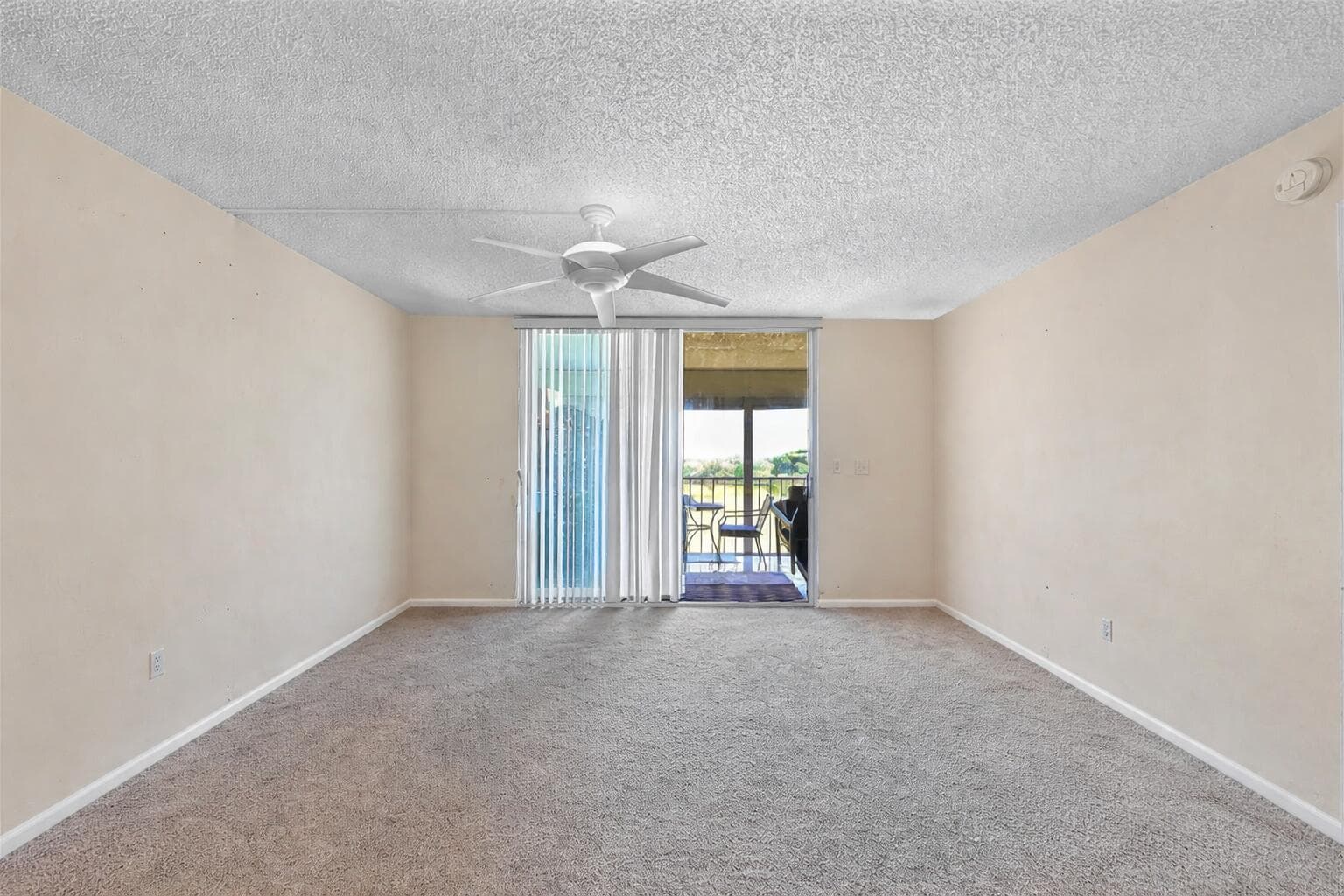 4570 NW 18th Avenue 604, Deerfield Beach, FL 33064 — photo 4 of 16