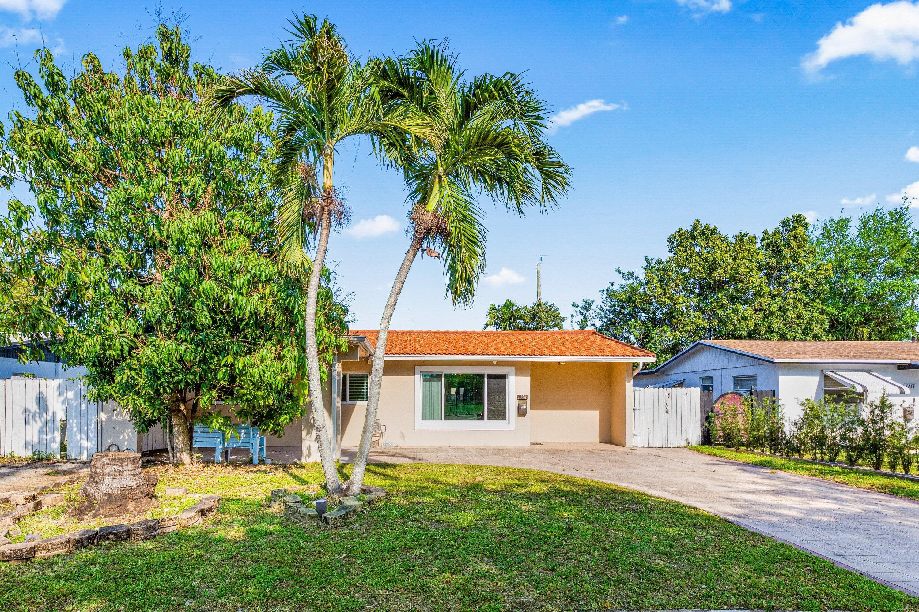 1121 N 66th Terrace, Hollywood, FL 33024 — photo 1 of 29