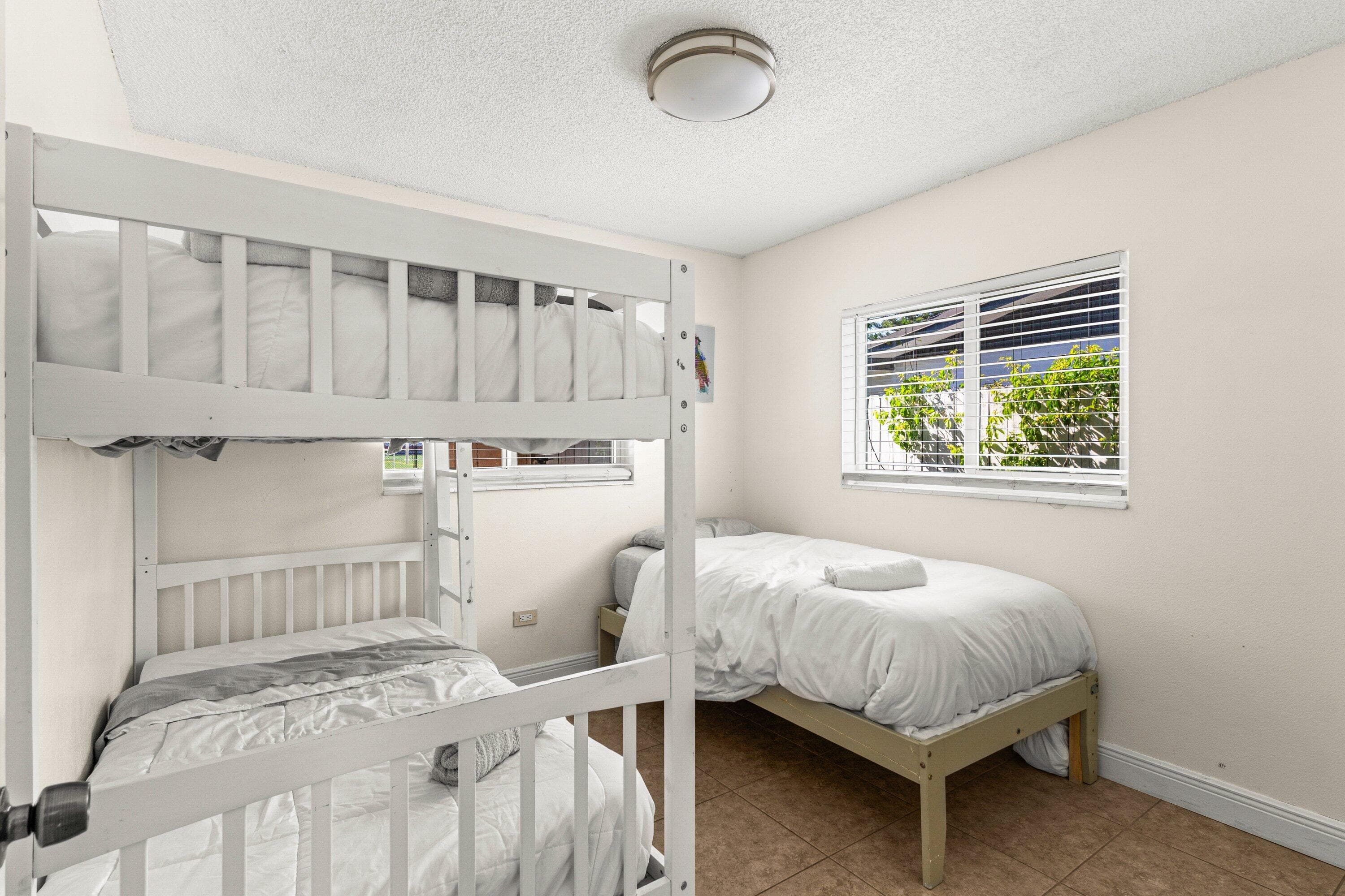 1121 N 66th Terrace, Hollywood, FL 33024 — photo 18 of 29