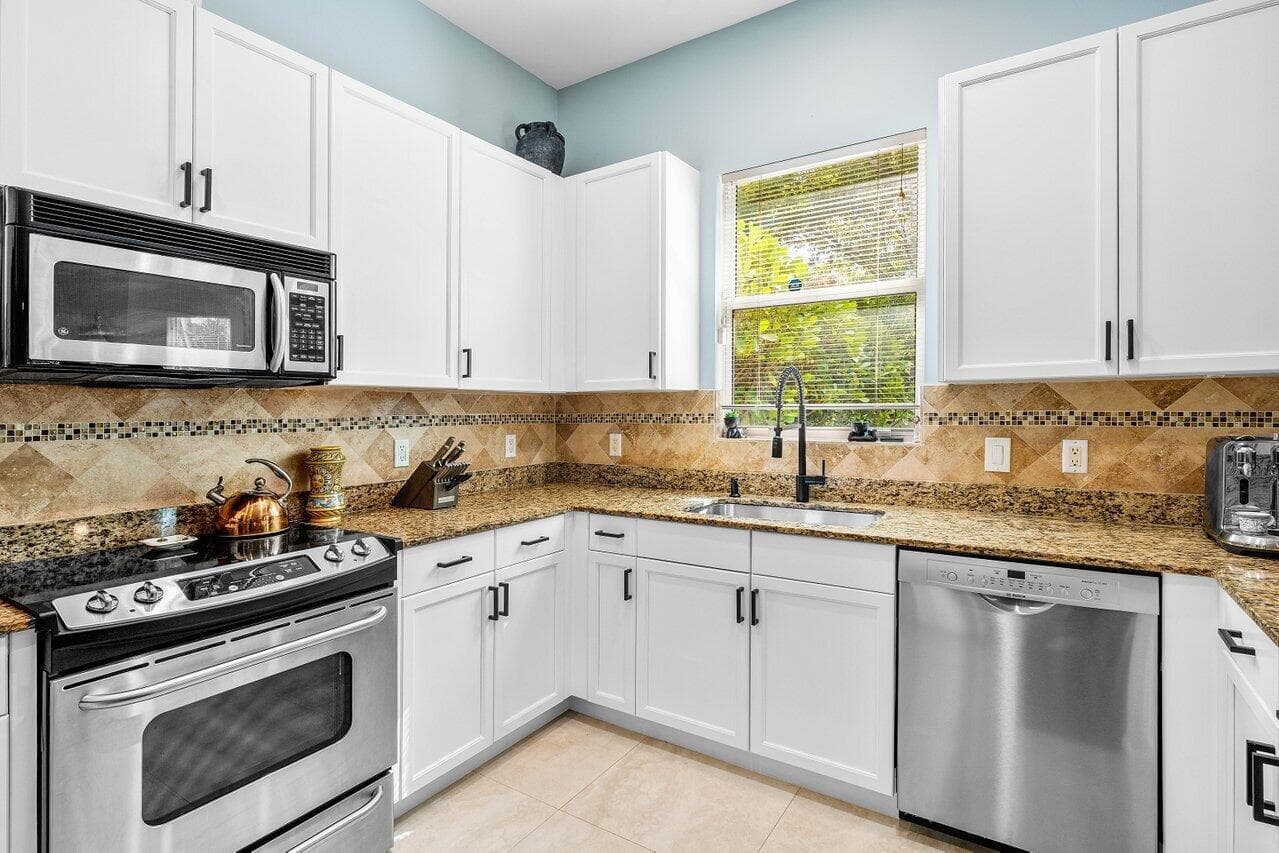 1875 Highland Grove Drive, Delray Beach, FL 33445 — photo 9 of 27