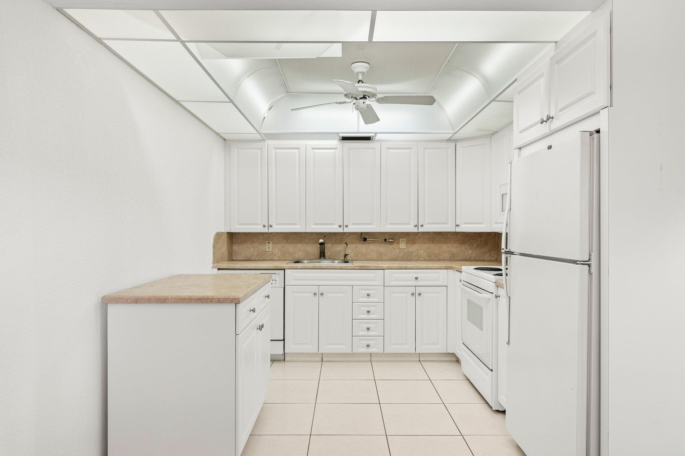 1047 Lincoln C, Boca Raton, FL 33434 — photo 9 of 27