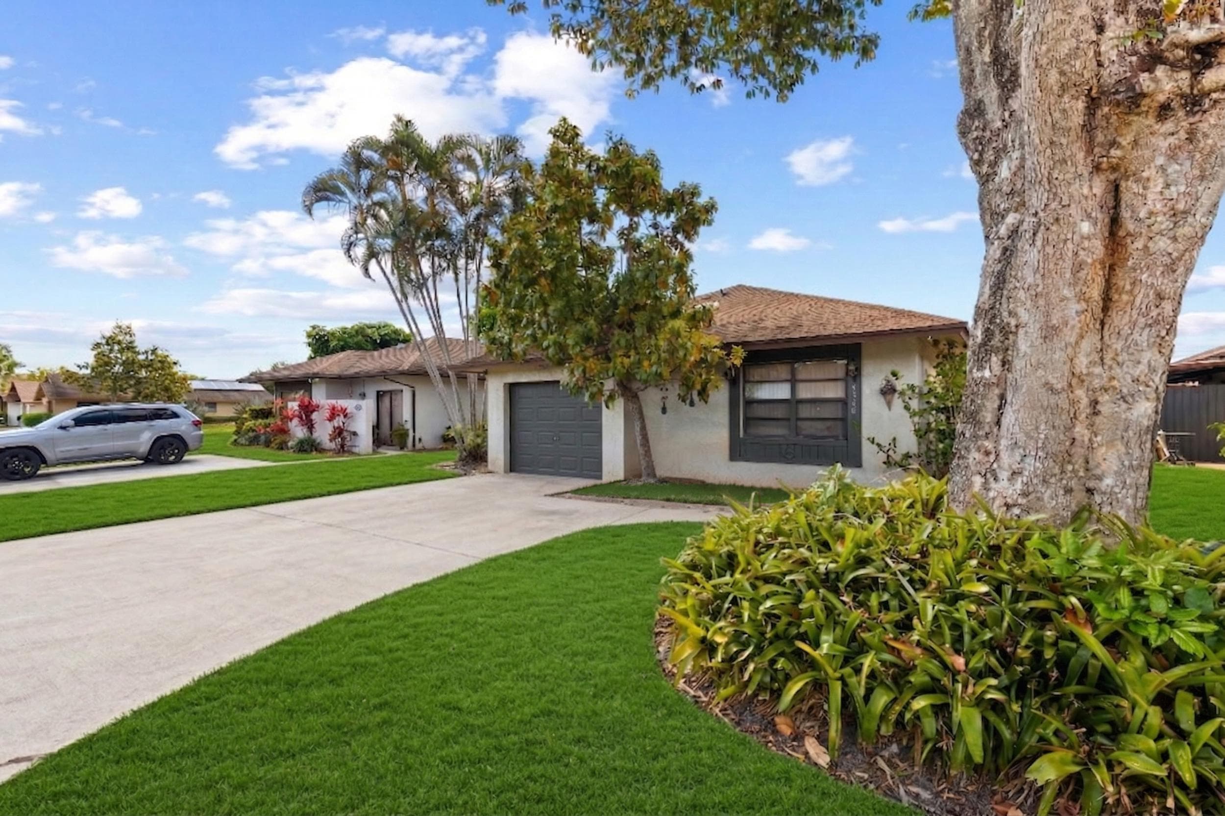 5388 Mendoza Street 88-b, West Palm Beach, FL 33415 — photo 1 of 27