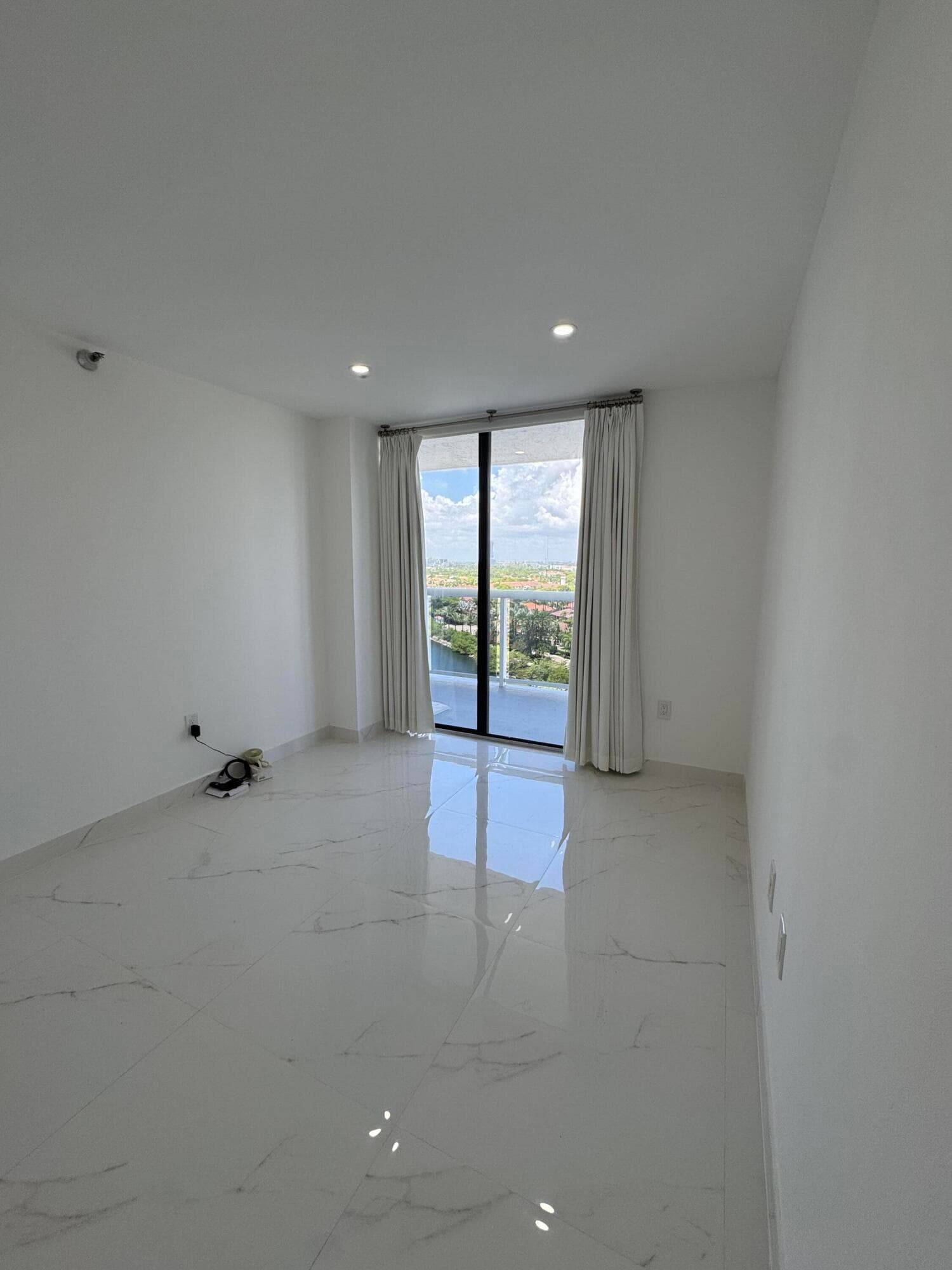 20515 E Country Club Drive 1442, Miami, FL 33180 — photo 25 of 32