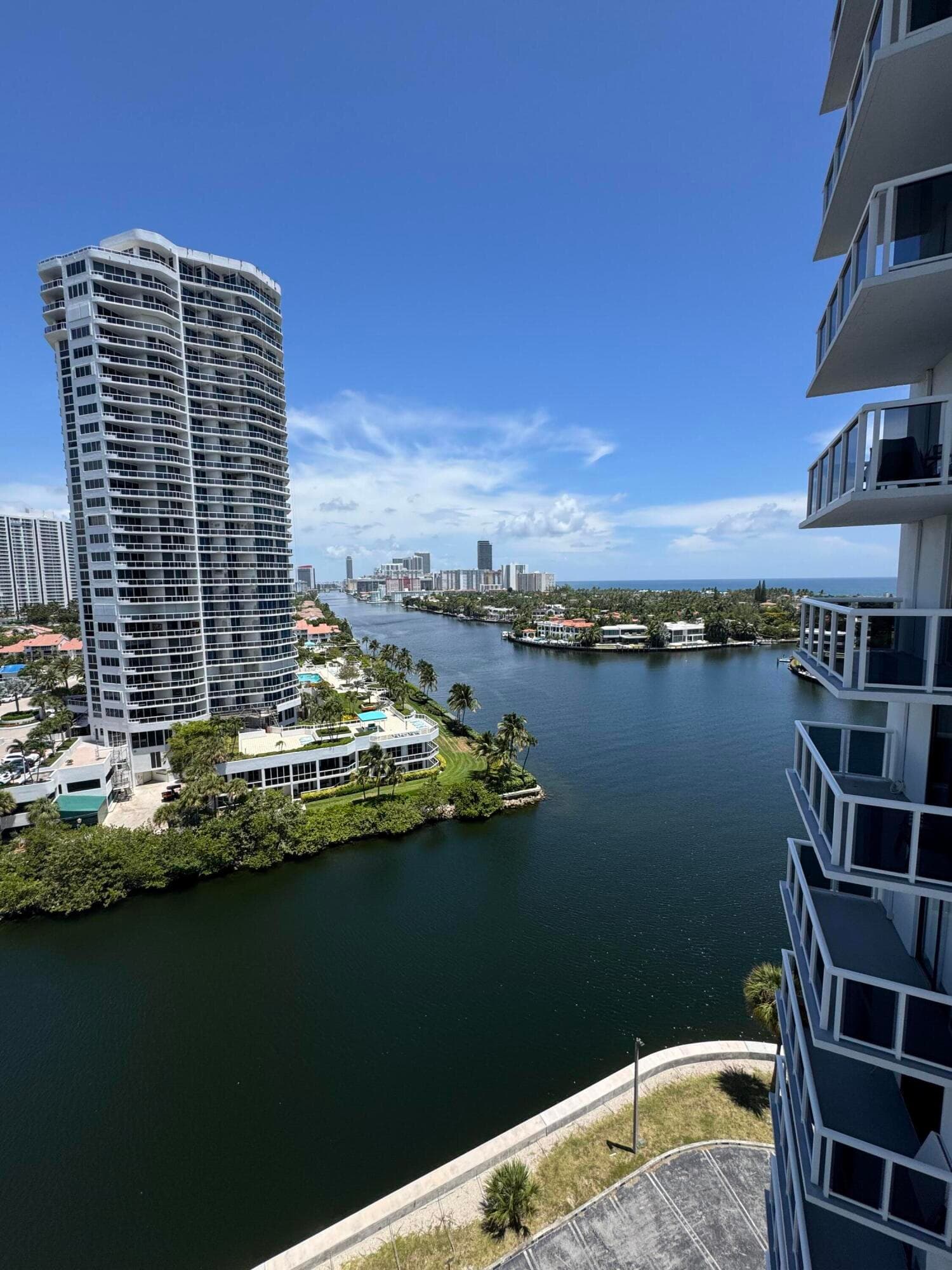 20515 E Country Club Drive 1442, Miami, FL 33180 — photo 1 of 32