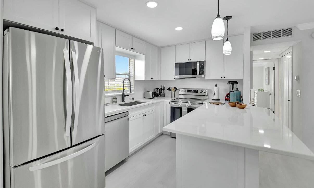 581 Monaco Boulevard 581, Delray Beach, FL 33446 — photo 10 of 39