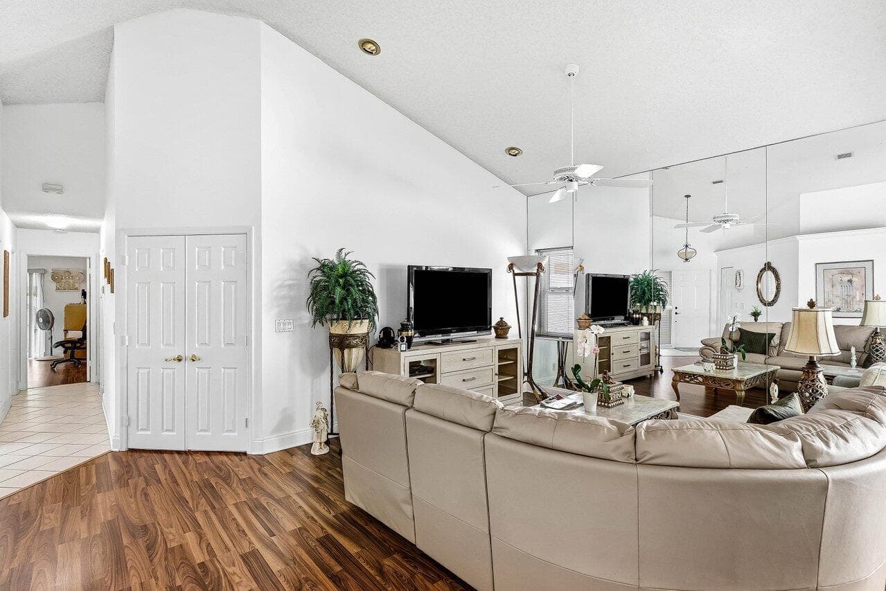 27 Wyndham Lane, Palm Beach Gardens, FL 33418 — photo 5 of 18
