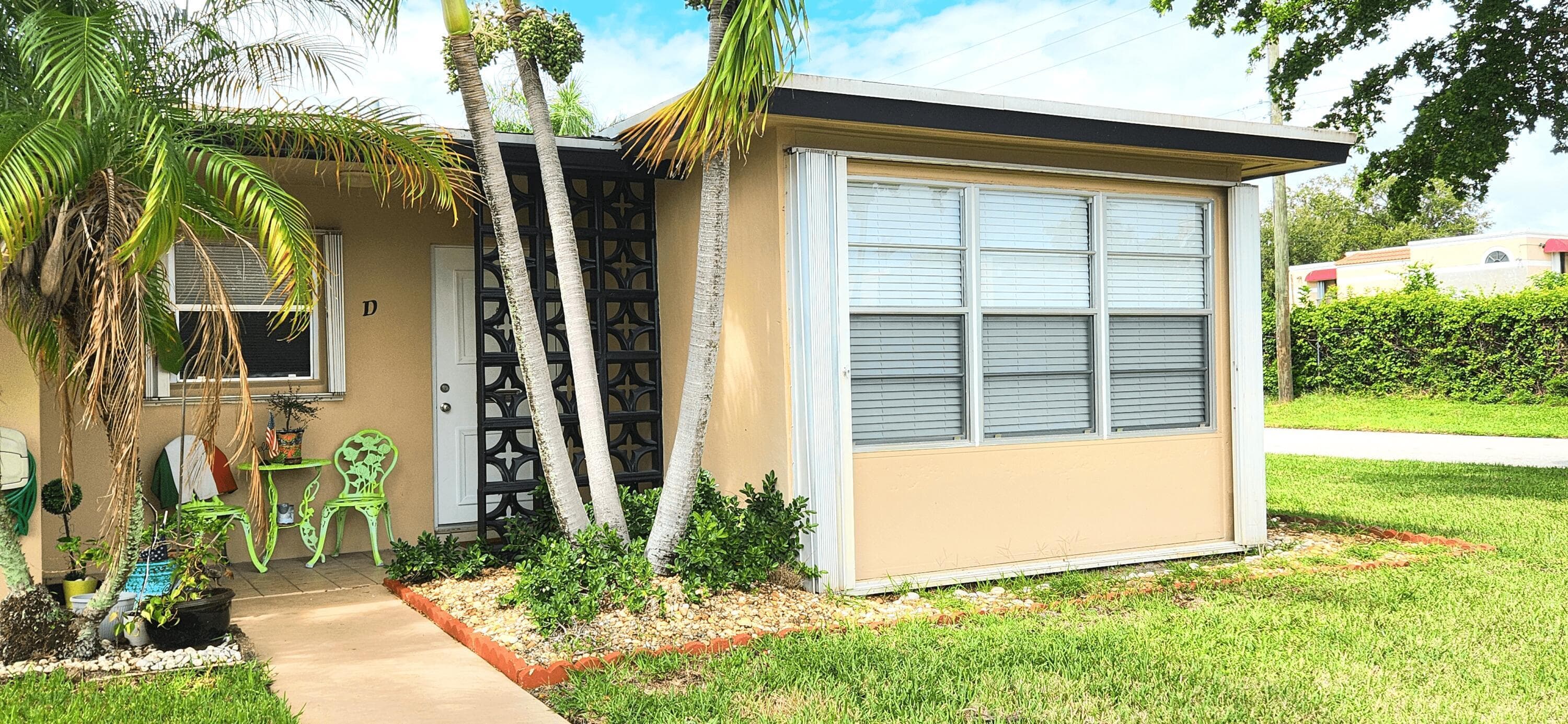 1042 North Drive D, Delray Beach, FL 33445 — photo 1 of 34