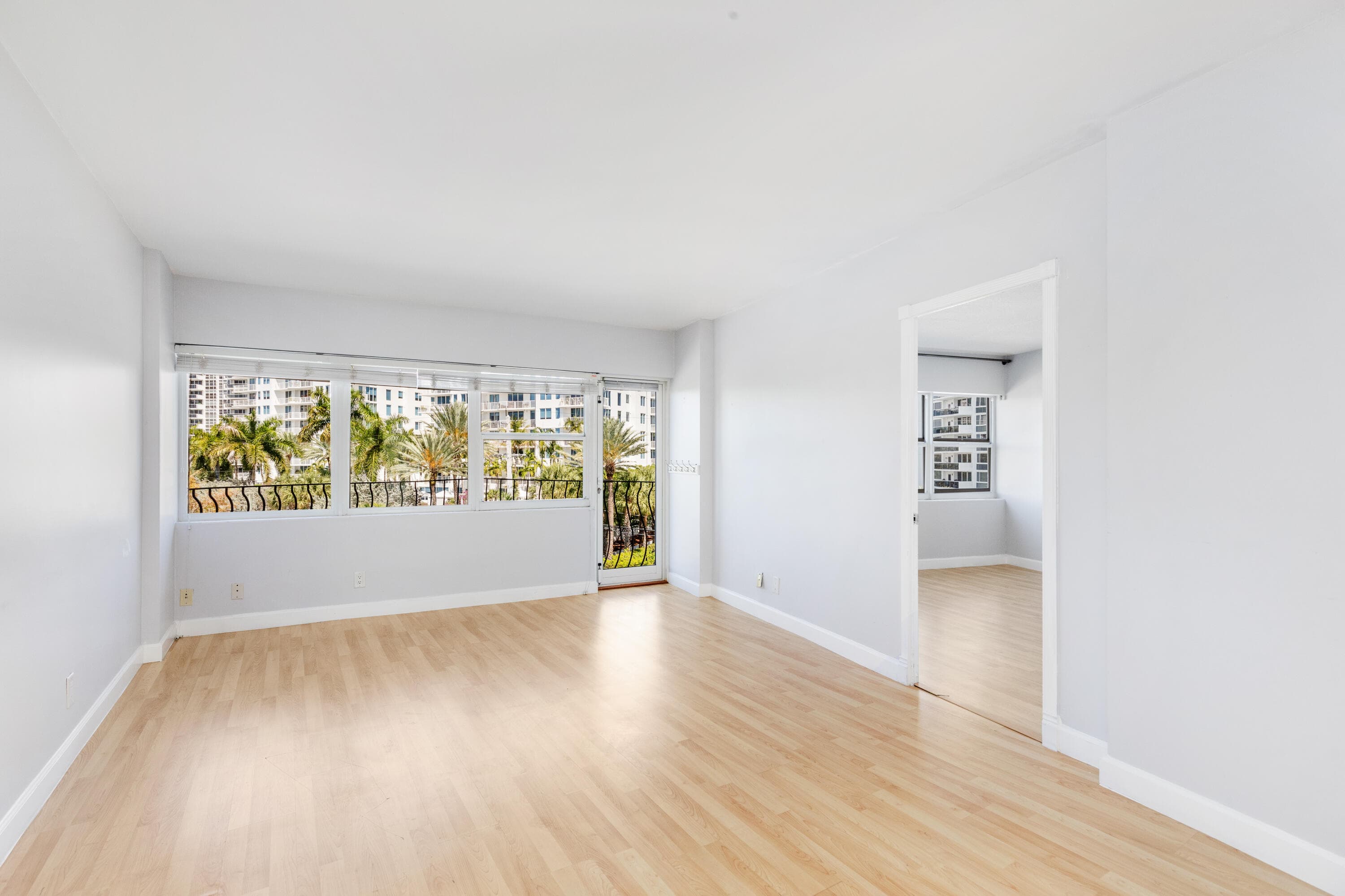 3250 NE 28th Street 404, Fort Lauderdale, FL 33308 — photo 10 of 36