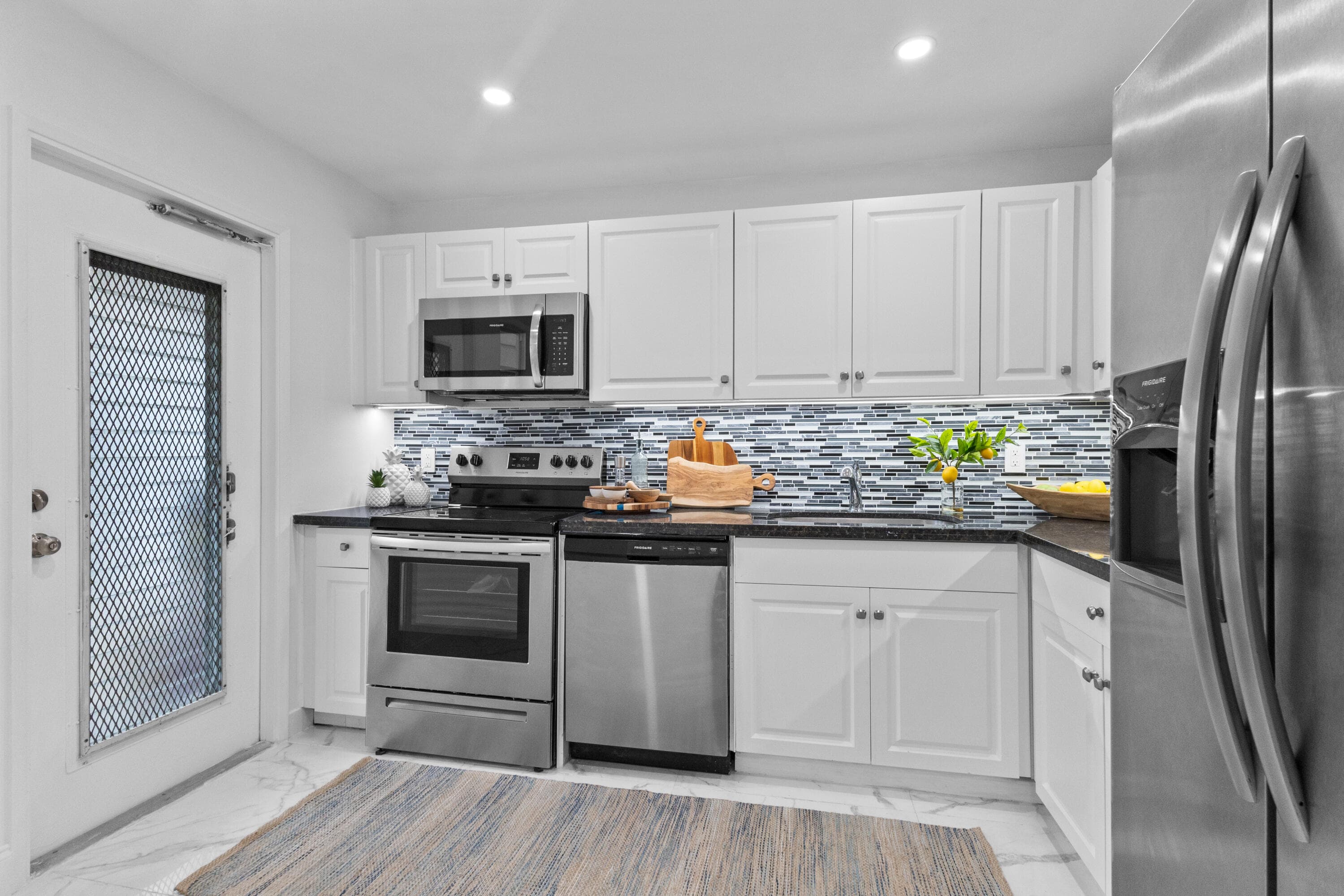 3051 S Palm Aire Drive 109, Pompano Beach, FL 33069 — photo 8 of 32