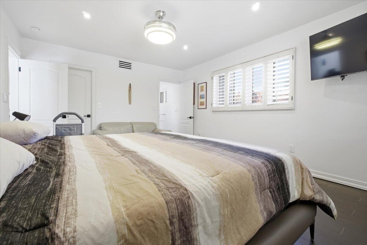 20100 NE 20th Court 0, Miami, FL 33179 — photo 13 of 32