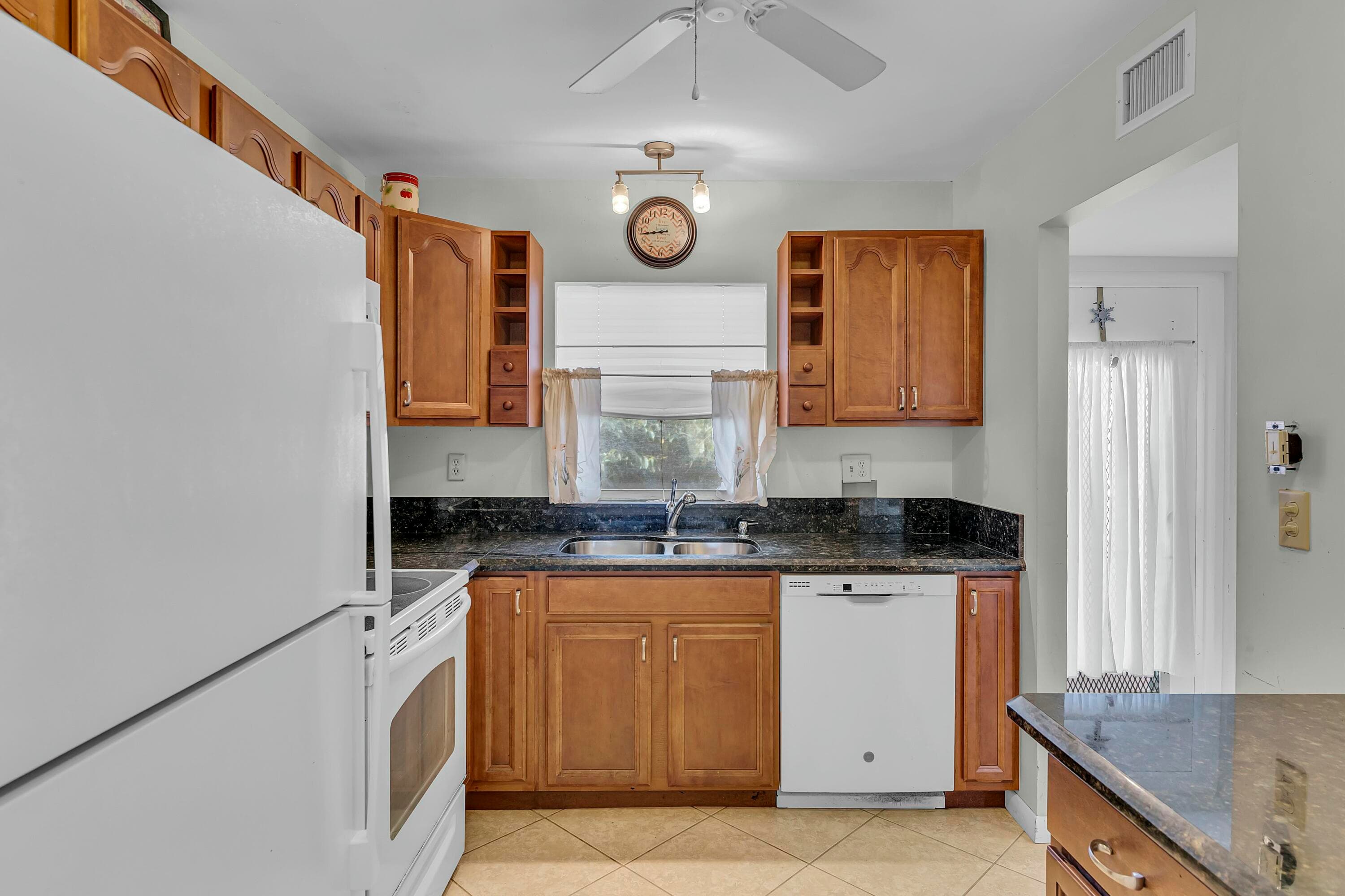 9401 Sunrise Lakes Boulevard 311, Sunrise, FL 33322 — photo 13 of 44