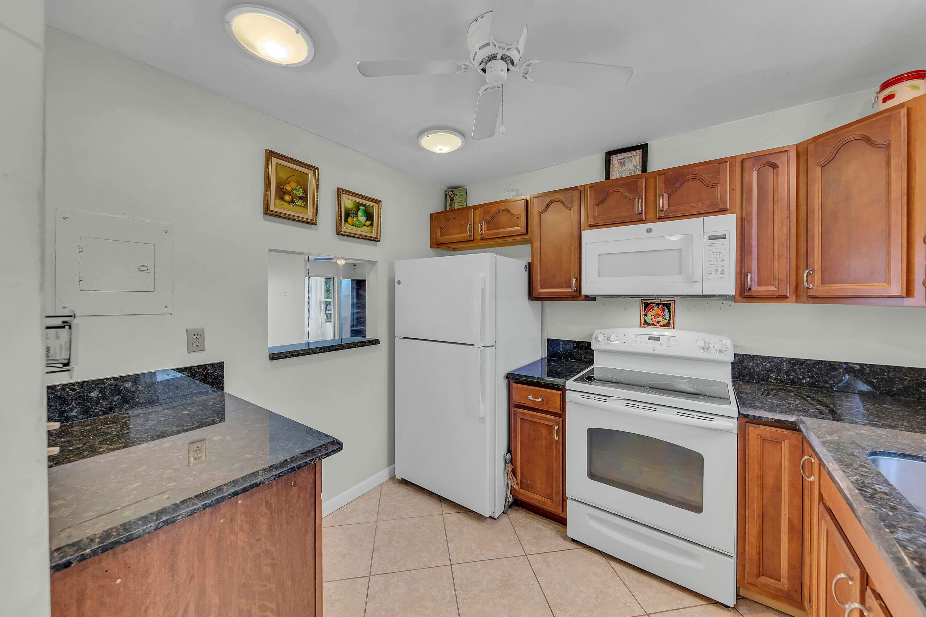 9401 Sunrise Lakes Boulevard 311, Sunrise, FL 33322 — photo 15 of 44