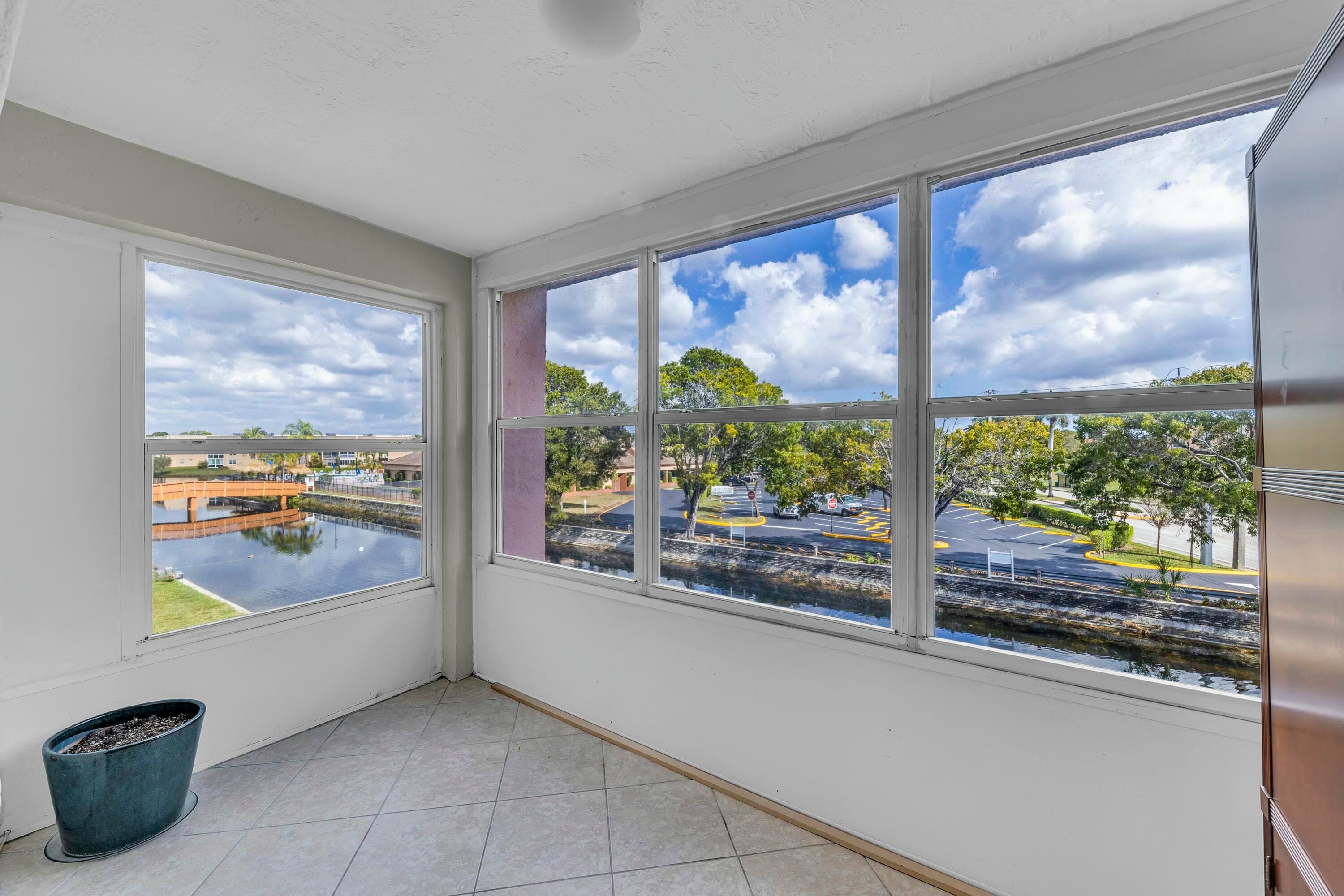 9401 Sunrise Lakes Boulevard 311, Sunrise, FL 33322 — photo 25 of 44