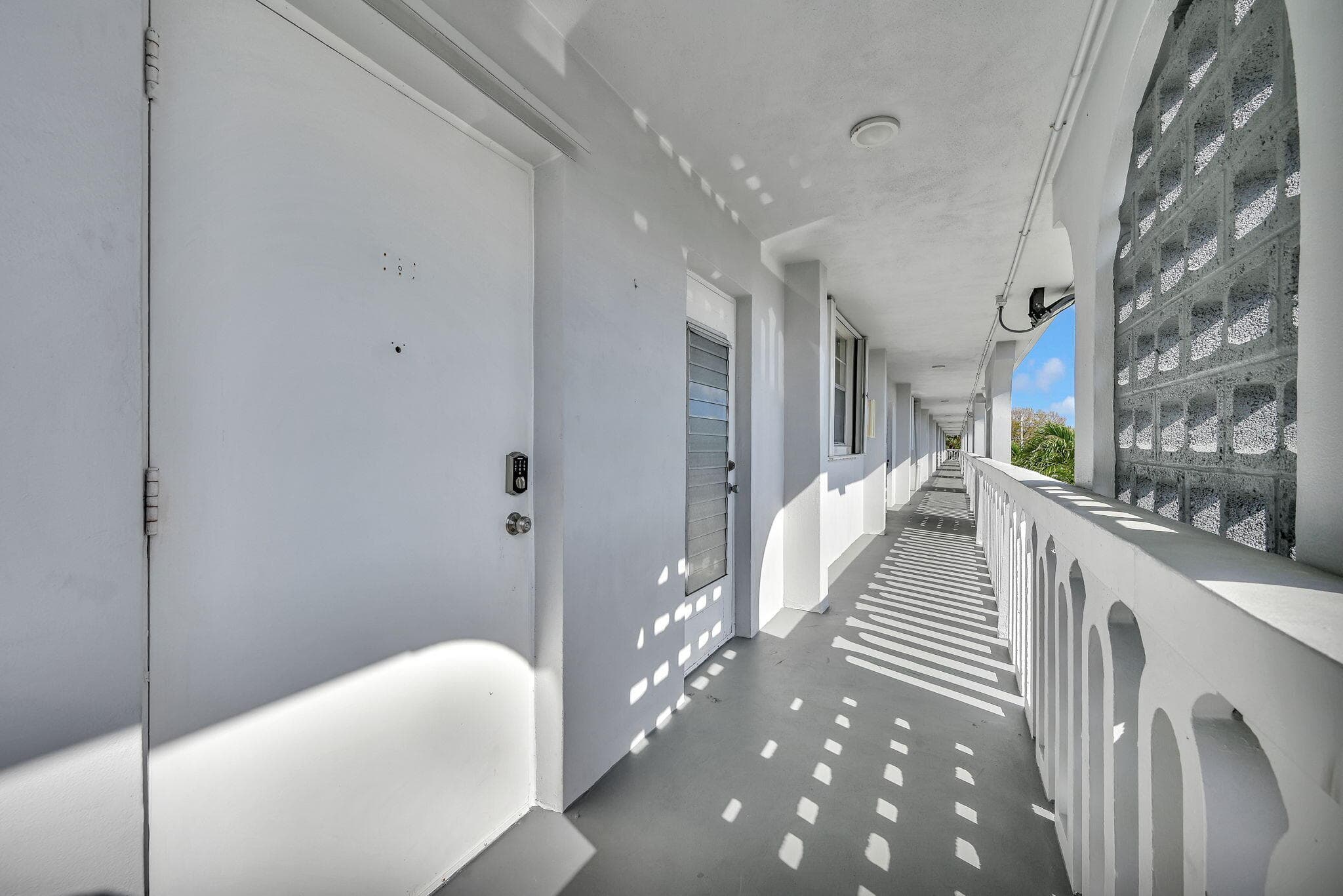 400 SE 10th Street 303, Deerfield Beach, FL 33441 — photo 24 of 34
