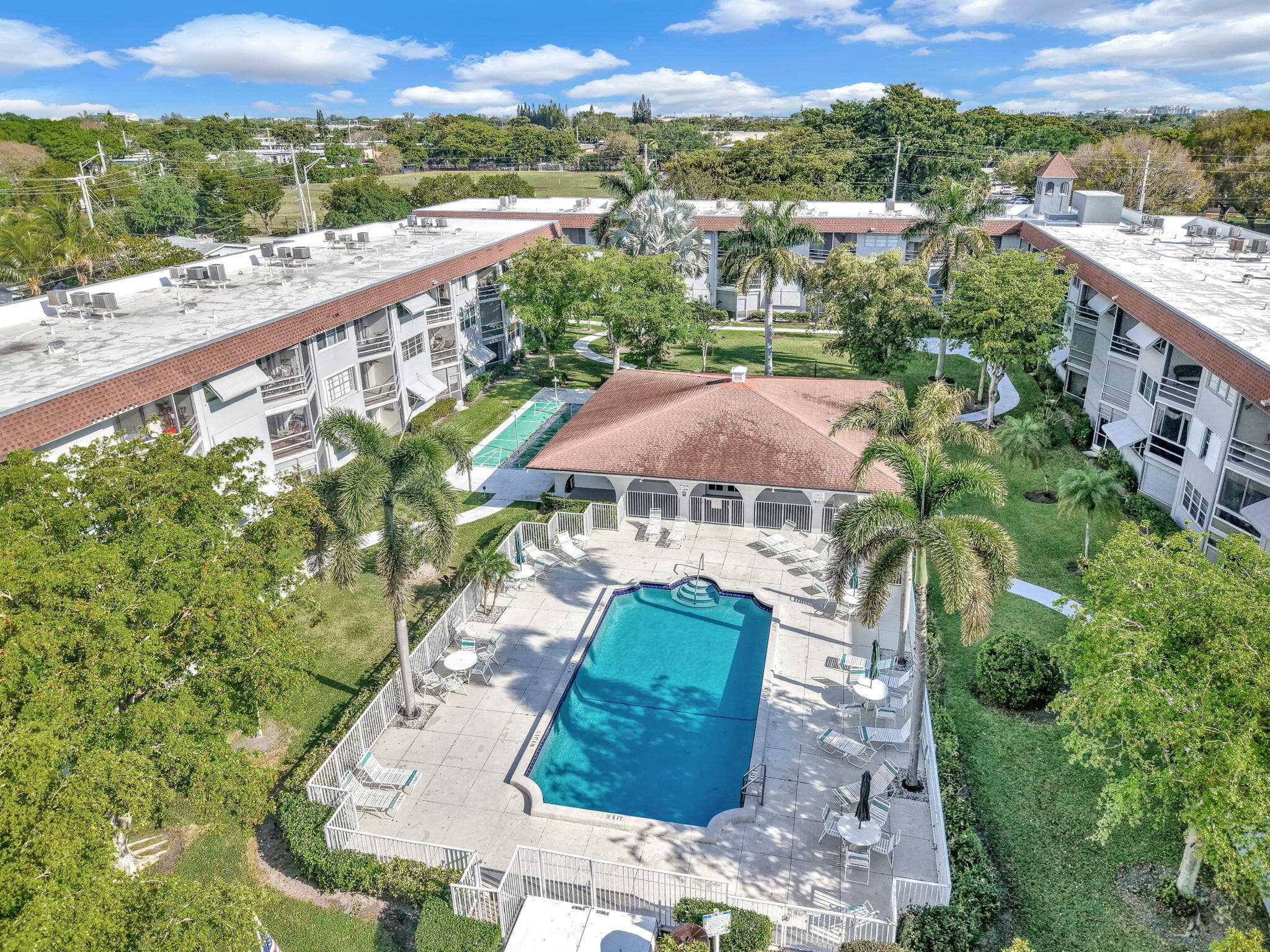 400 SE 10th Street 303, Deerfield Beach, FL 33441 — photo 25 of 34