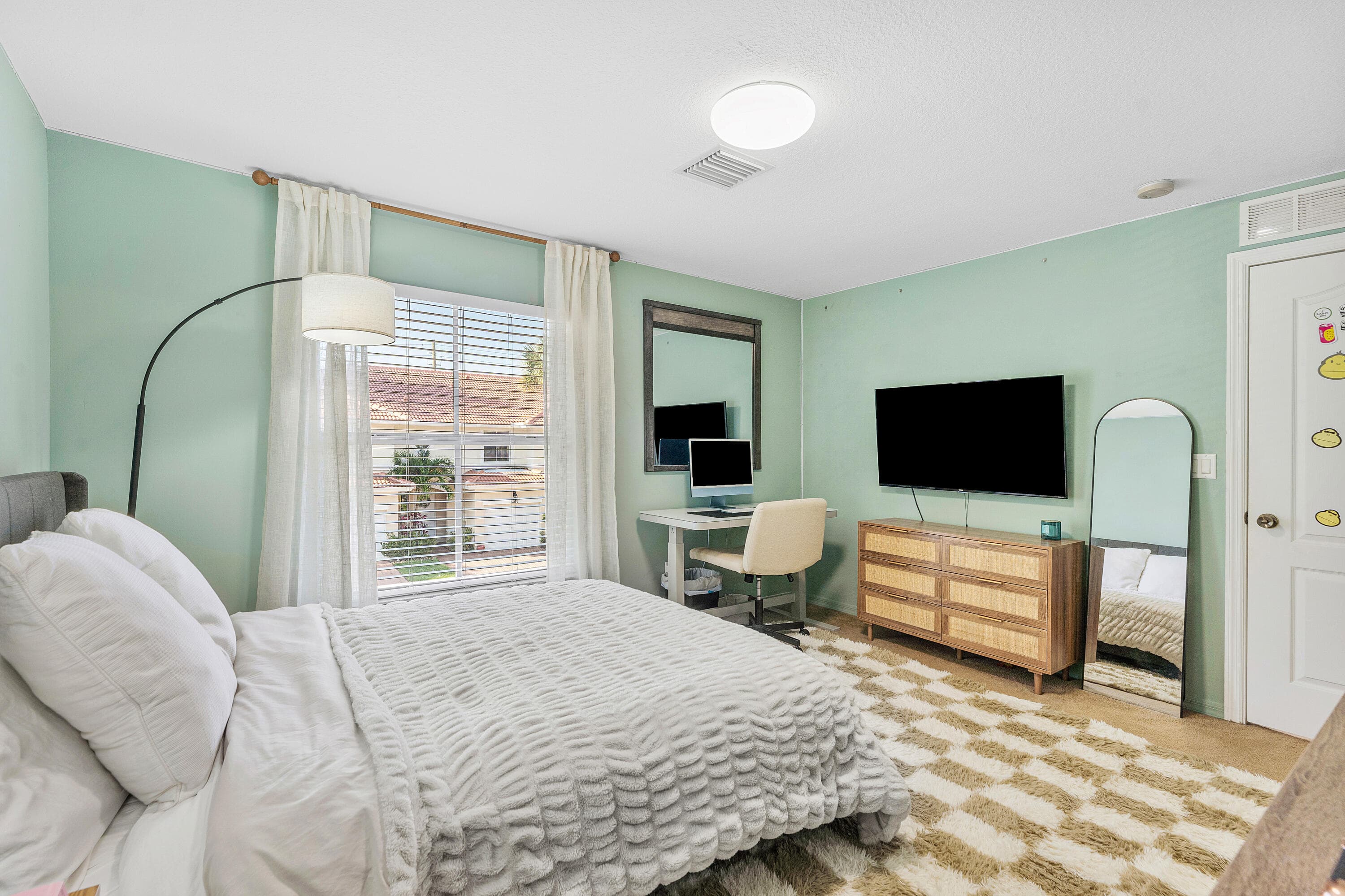 6102 Seminole Gardens Circle, Riviera Beach, FL 33418 — photo 13 of 18