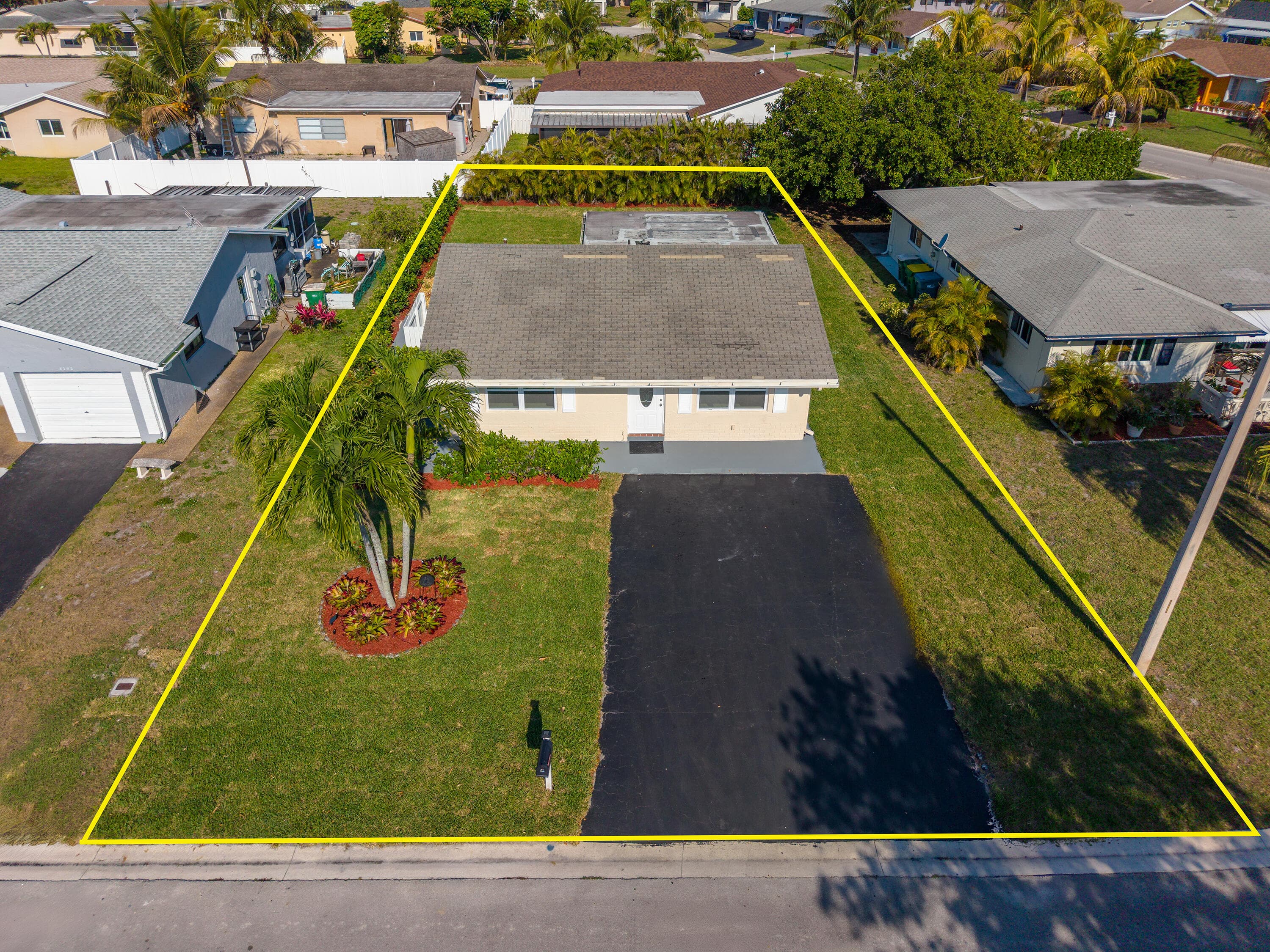 8107 NW 96th Avenue, Tamarac, FL 33321 — photo 2 of 23