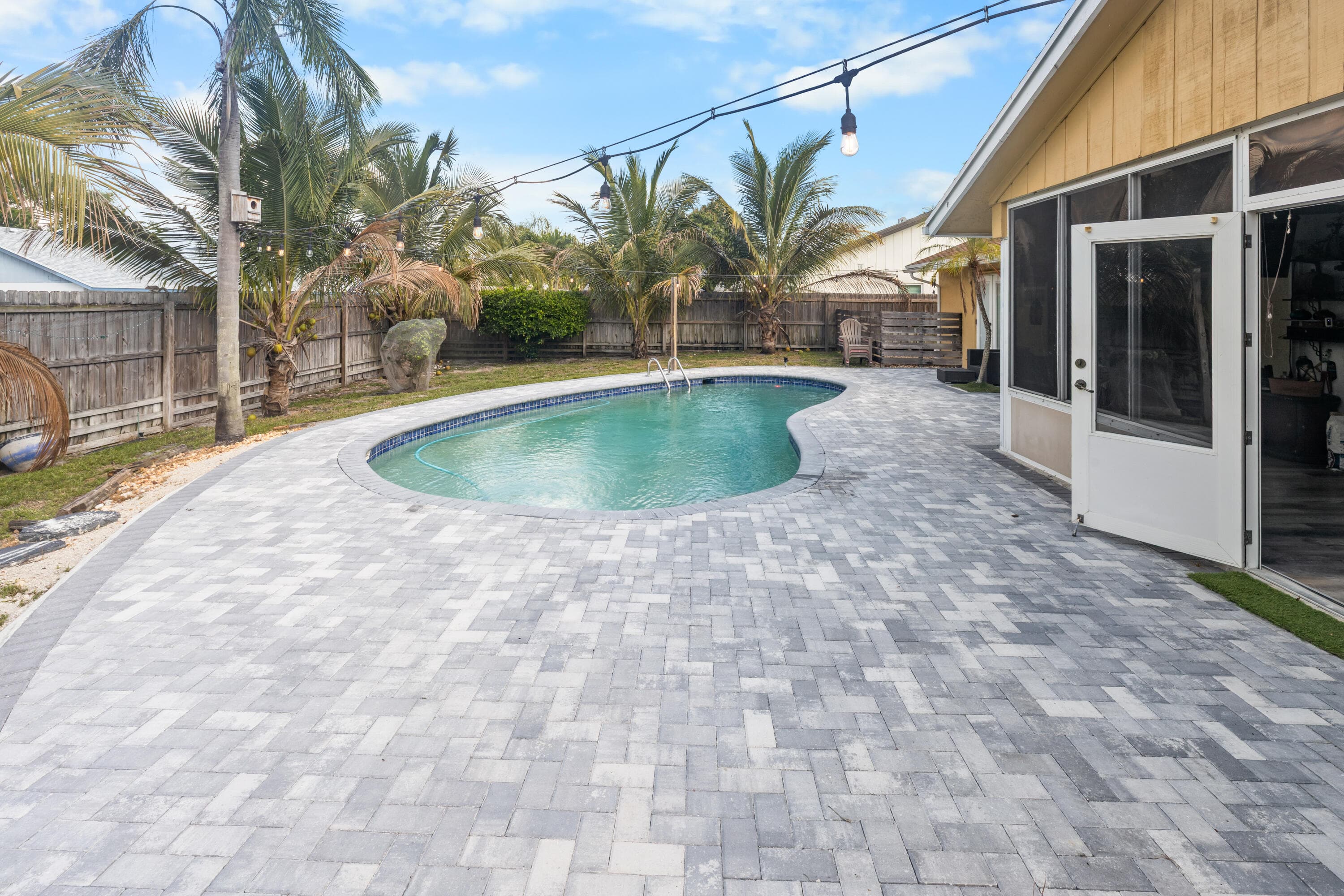 1127 NW 9th Street, Boynton Beach, FL 33426 — photo 7 of 32