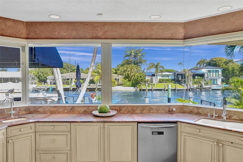 2875 NE 25th Court, Fort Lauderdale, FL 33305 — photo 13 of 39