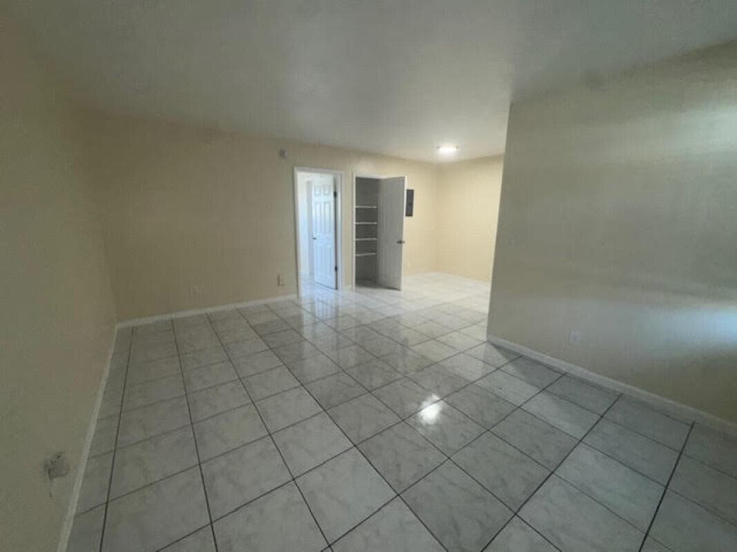 1751 NE 31st Street 26, Pompano Beach, FL 33064 — photo 2 of 8