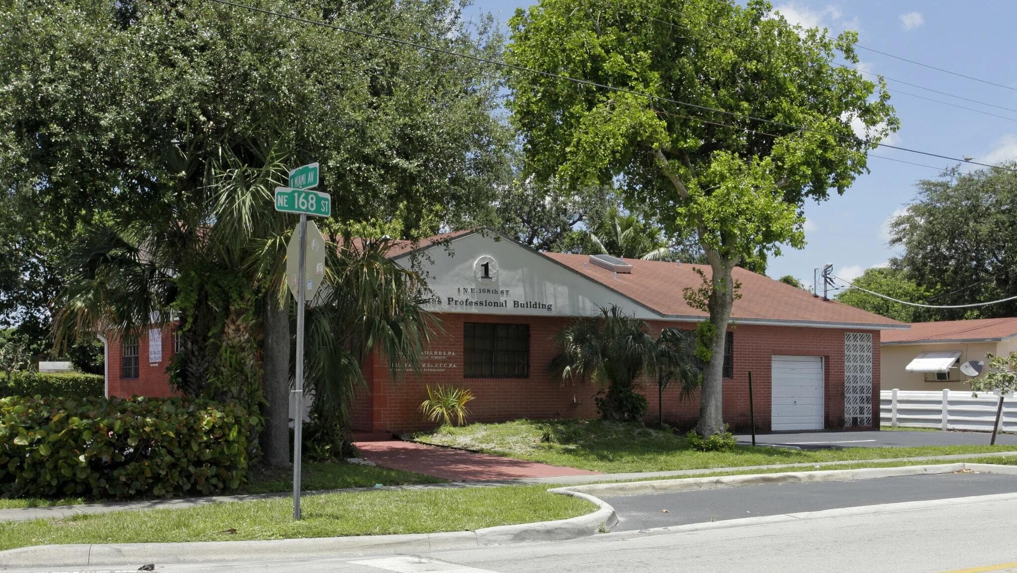 21 NE 168th Street, North Miami Beach, FL — photo 2 of 3