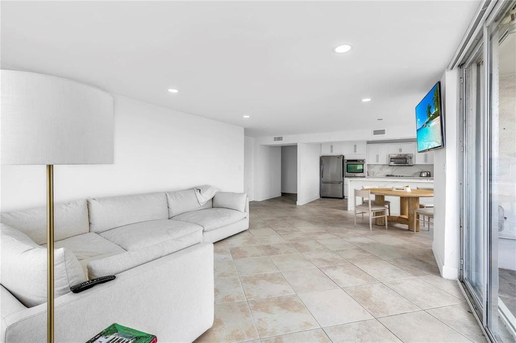 2750 NE 183rd Street 2202, Aventura, FL 33160 — photo 13 of 29