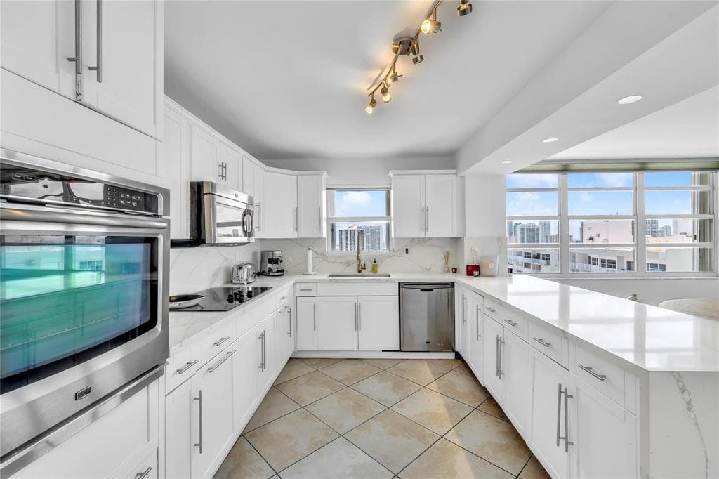 2750 NE 183rd Street 2202, Aventura, FL 33160 — photo 10 of 29