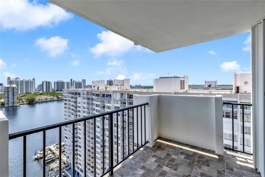 2750 NE 183rd Street 2202, Aventura, FL 33160 — photo 27 of 29