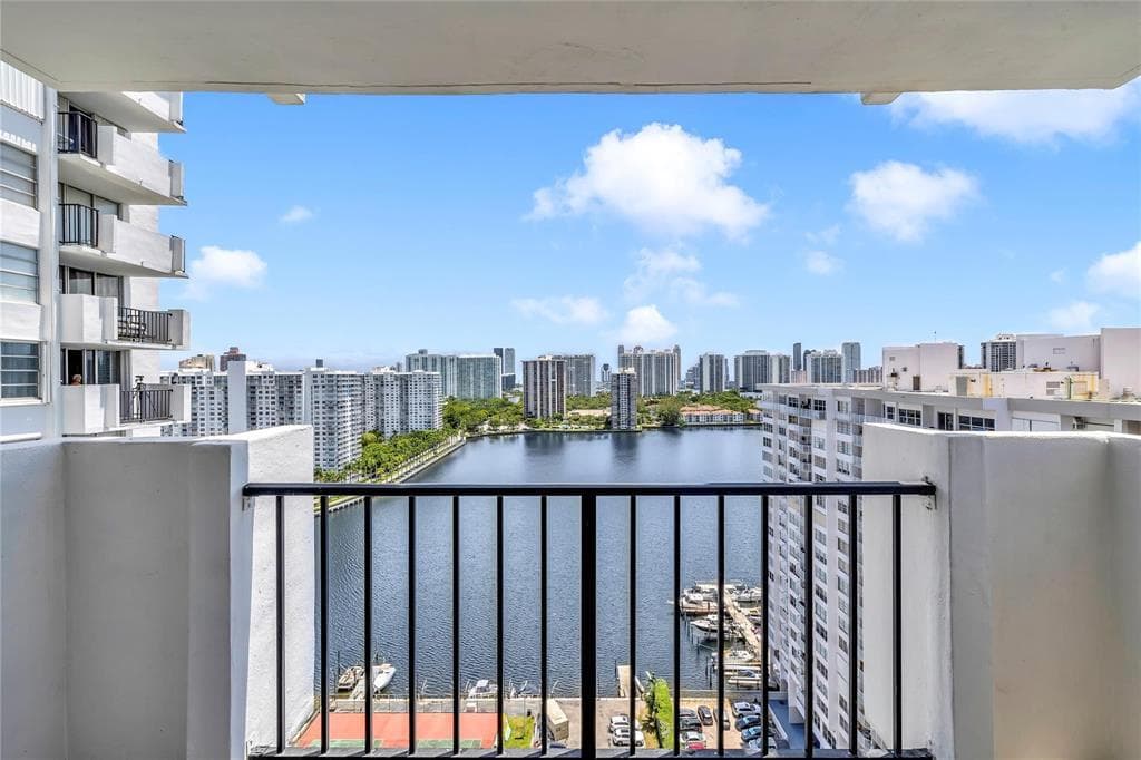 2750 NE 183rd Street 2202, Aventura, FL 33160 — photo 28 of 29