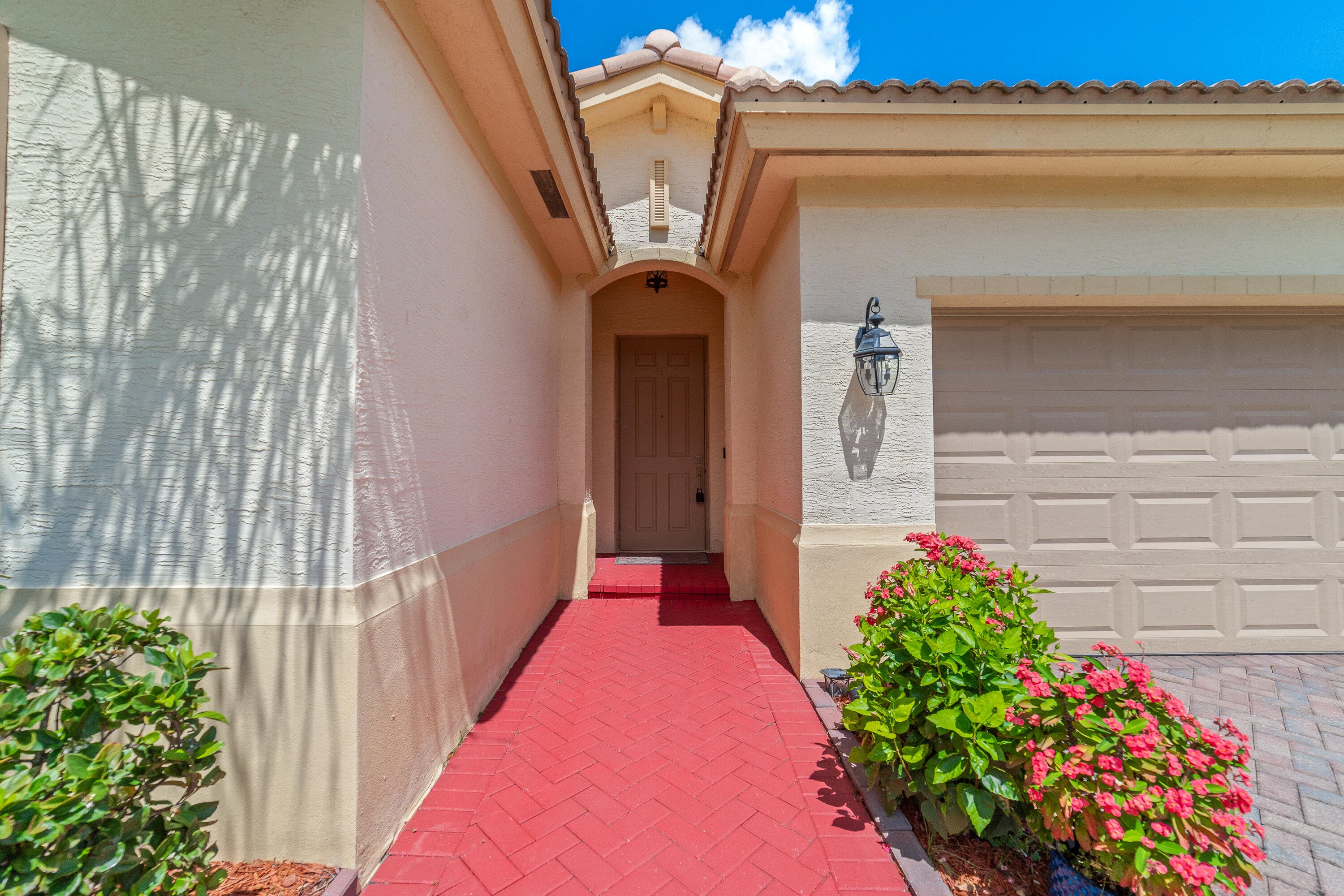 879 Bent Creek Drive, Fort Pierce, FL 34947 — photo 2 of 35
