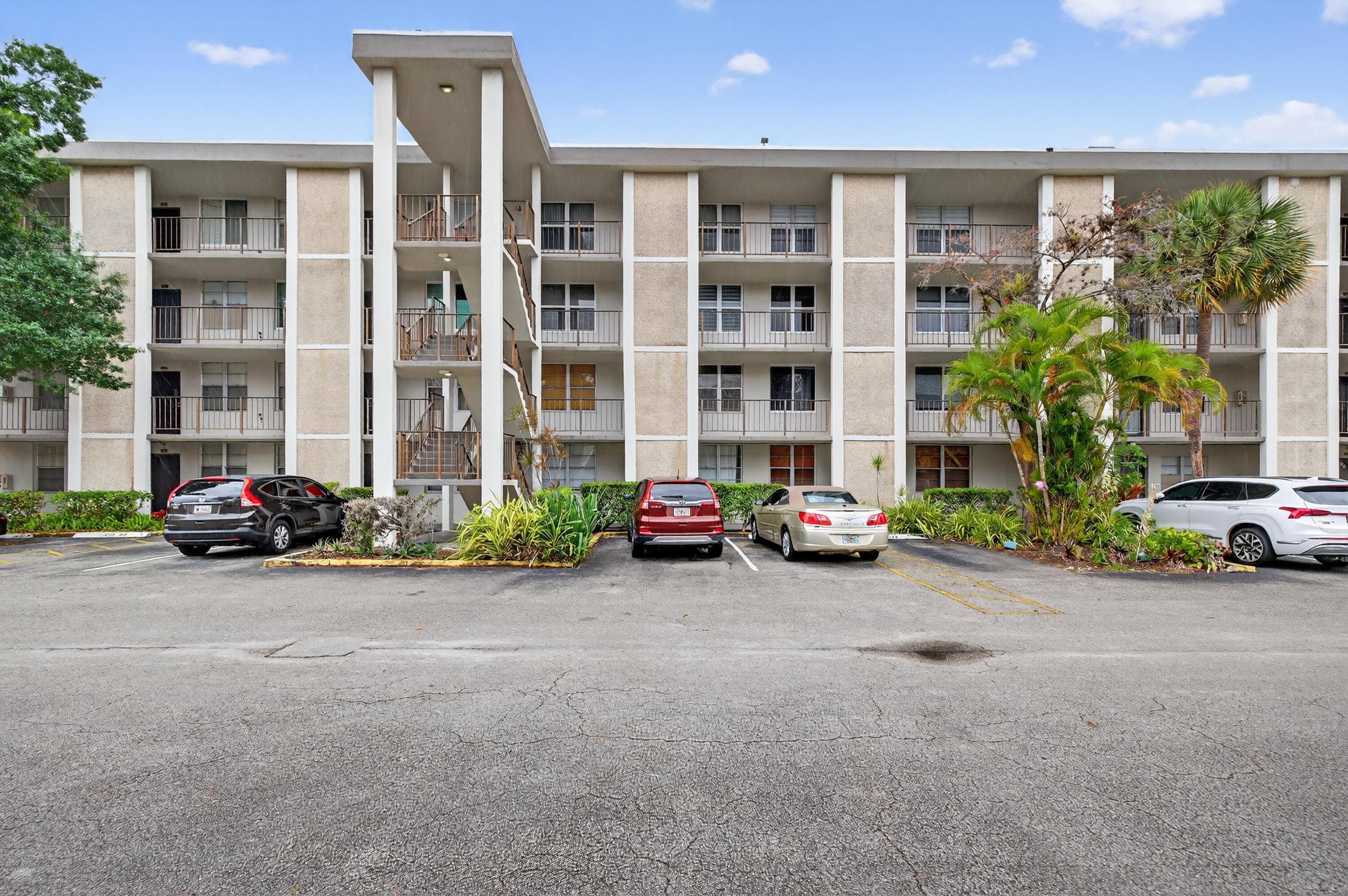 4850 NW 29 Court 327, Lauderdale Lakes, FL 33313 — photo 1 of 43