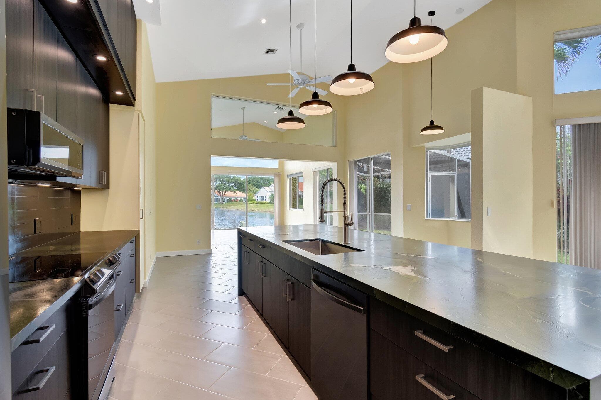 11922 Fountainside Circle, Boynton Beach, FL 33437 — photo 11 of 57