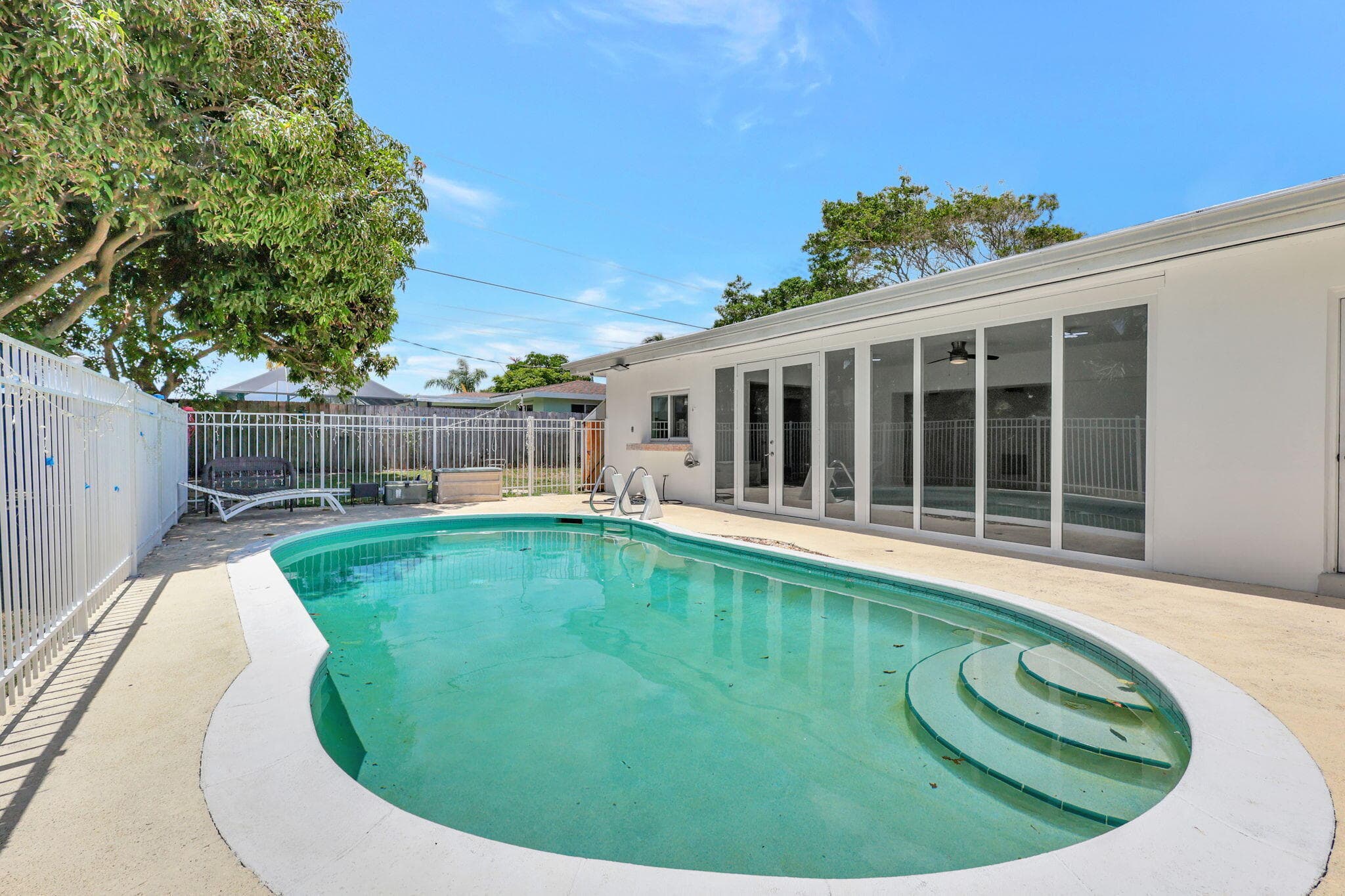 334 SW 13th Avenue, Boynton Beach, FL 33435 — photo 2 of 41
