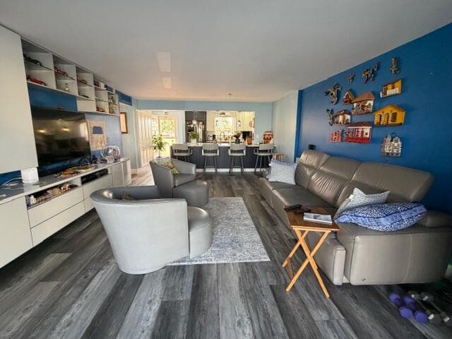 131 SE 3rd Avenue 202, Dania Beach, FL 33004 — photo 5 of 37