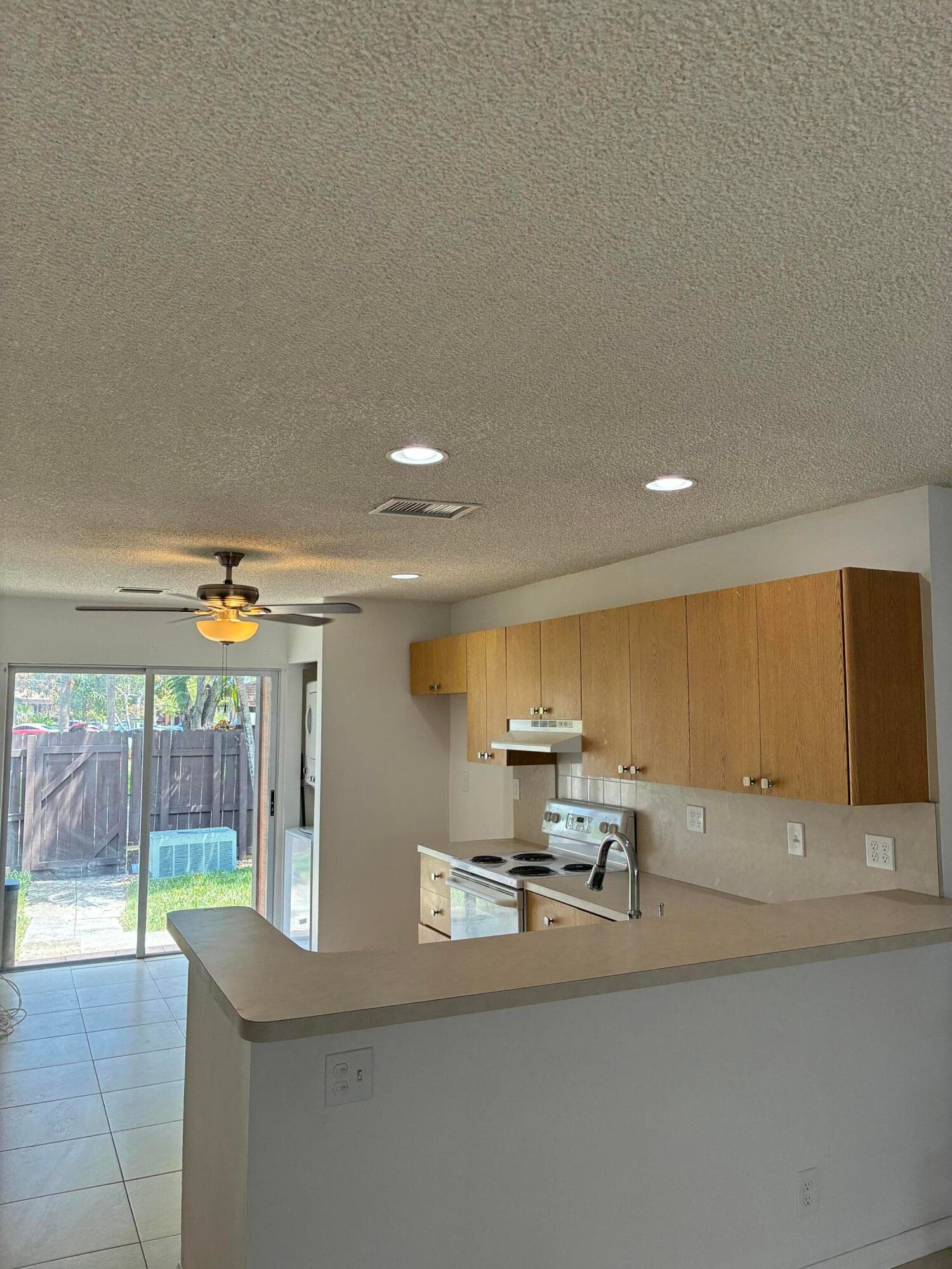 2301 Buttonwood Avenue, Pembroke Pines, FL 33026 — photo 3 of 17