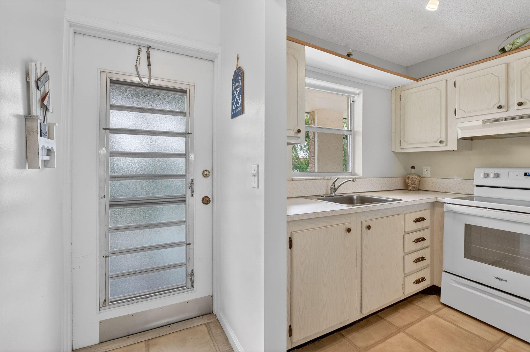 9855 Sandalfoot Boulevard Apt 317, Boca Raton, FL 33428 — photo 4 of 29