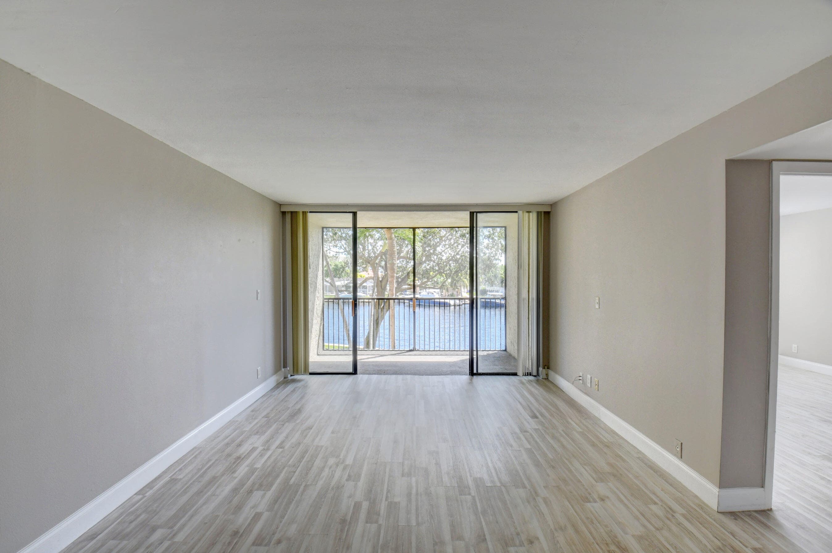 14 Royal Palm Way 2050, Boca Raton, FL 33432 — photo 12 of 44