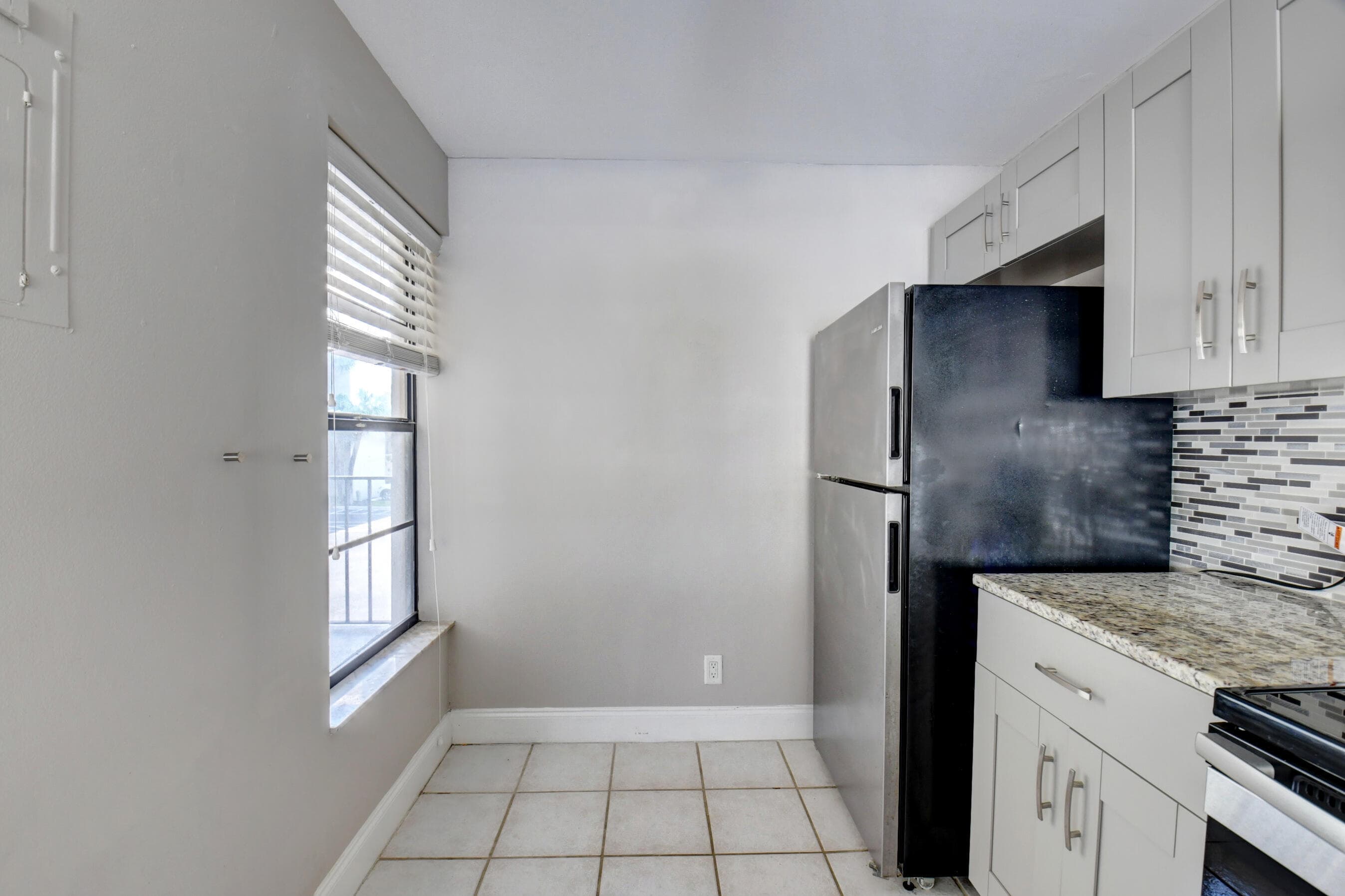 14 Royal Palm Way 2050, Boca Raton, FL 33432 — photo 19 of 44