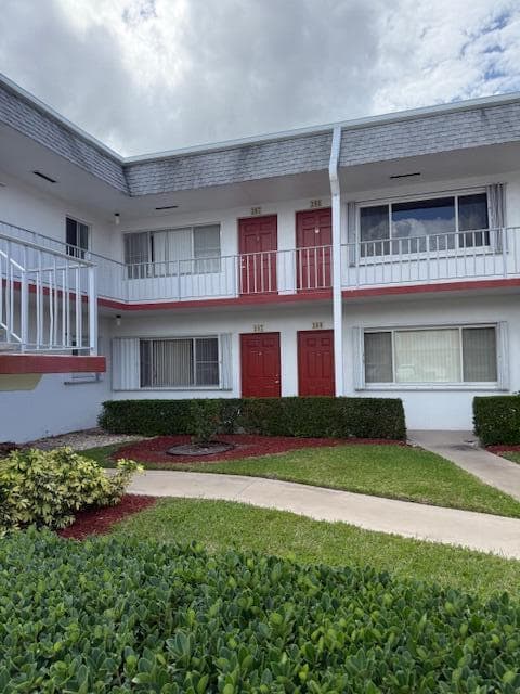 3320 Lake Osborne Drive 107, Lake Worth Beach, FL 33461 — photo 32 of 35